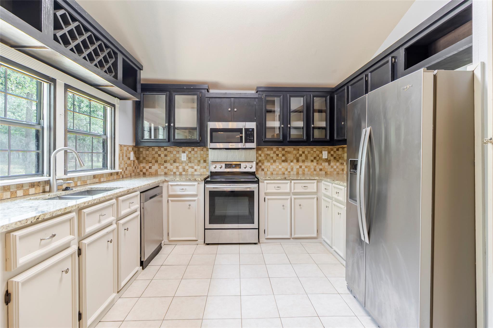 4459 Pettytown Rd, Dale, TX 78616