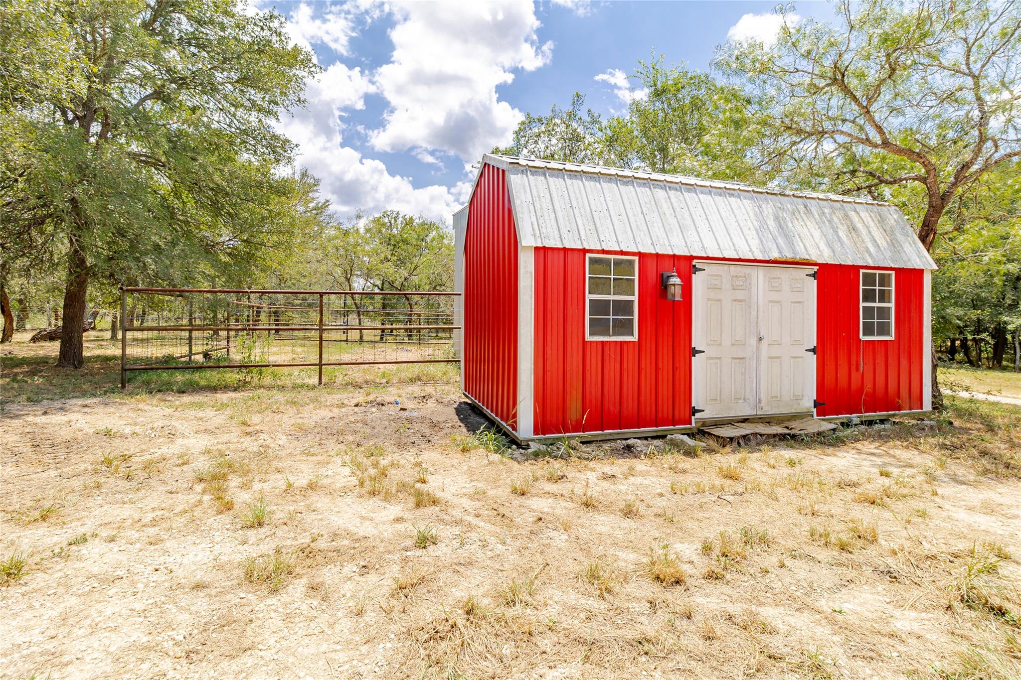 4459 Pettytown Rd, Dale, TX 78616