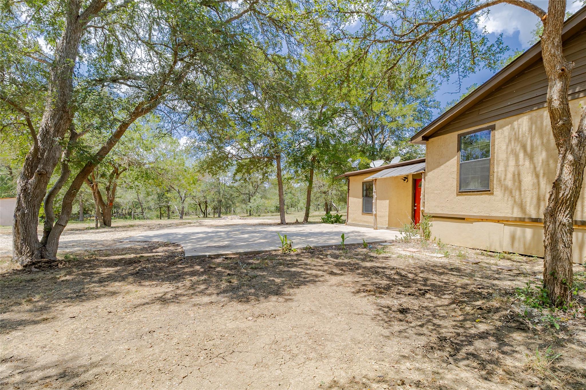 4459 Pettytown Rd, Dale, TX 78616