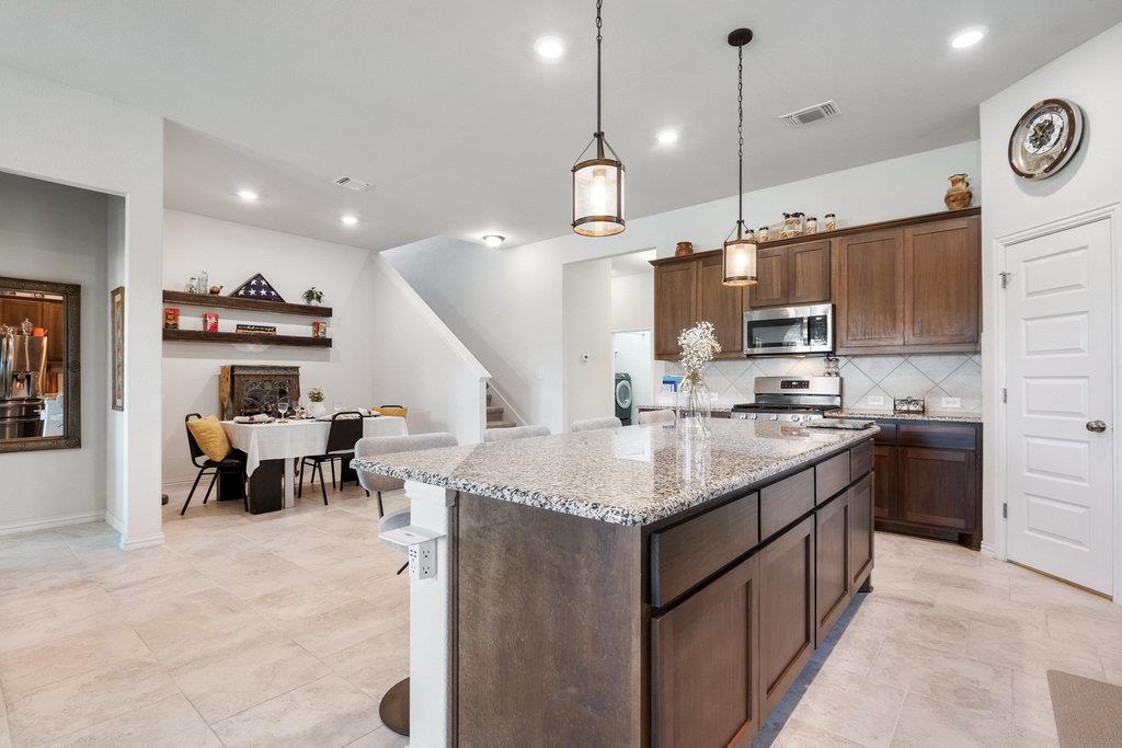 1759 Oyster Crk, Buda, TX 78610