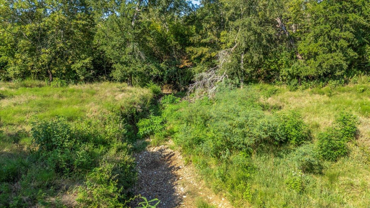 1038 League Line Rd, Paige, TX 78659