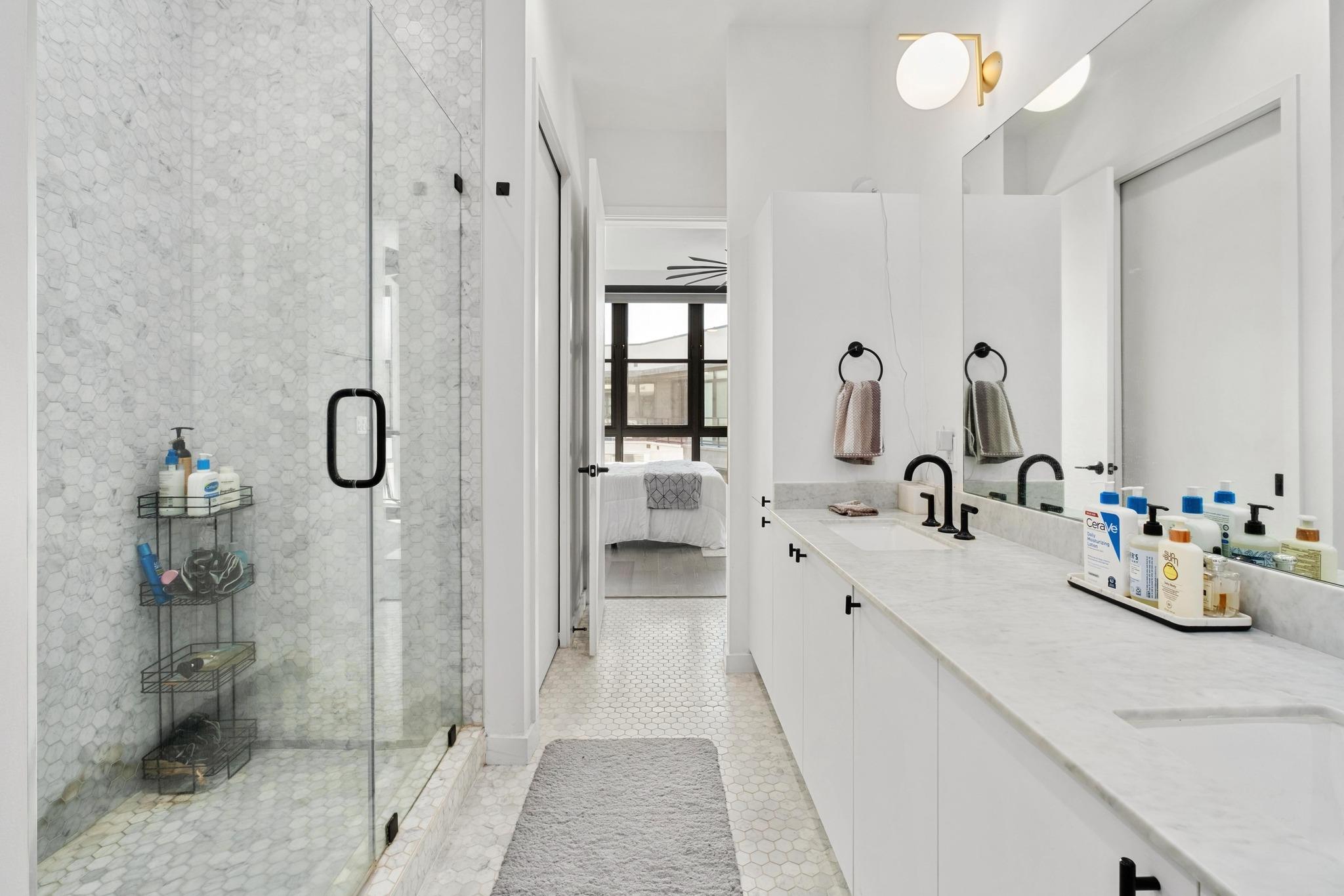 800 Embassy Dr # 609, Austin, TX 78702