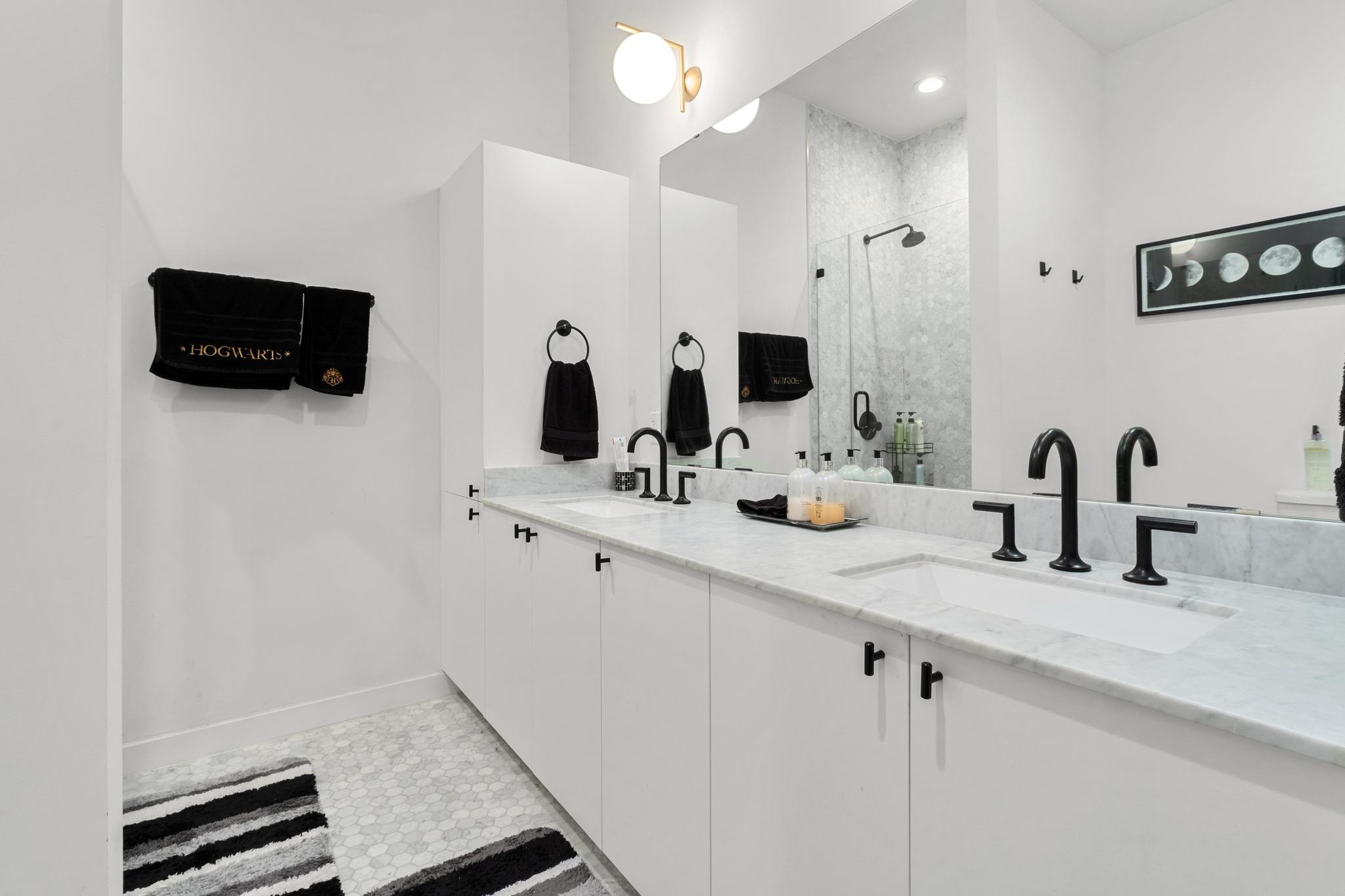 800 Embassy Dr # 609, Austin, TX 78702