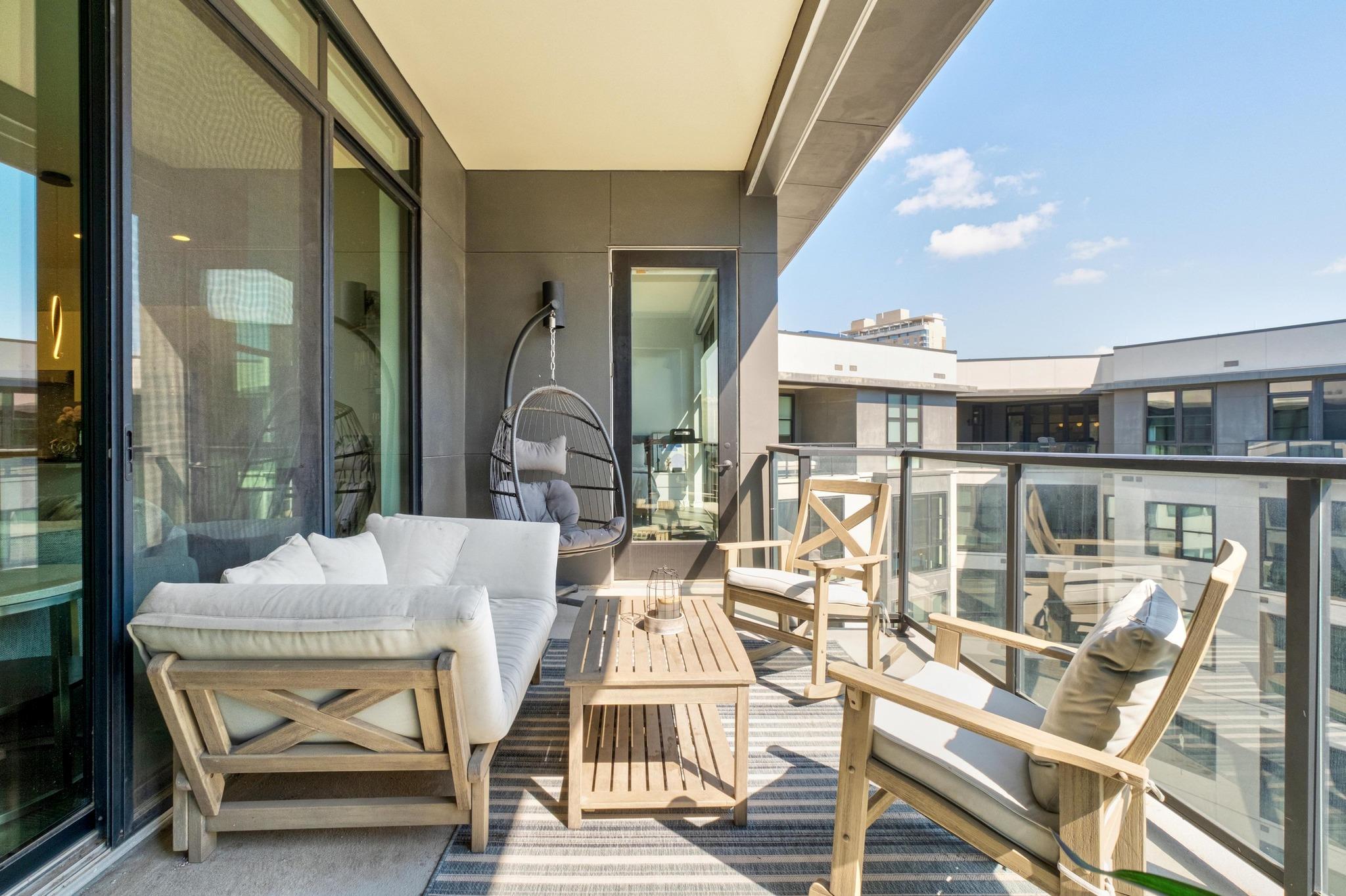 800 Embassy Dr # 609, Austin, TX 78702