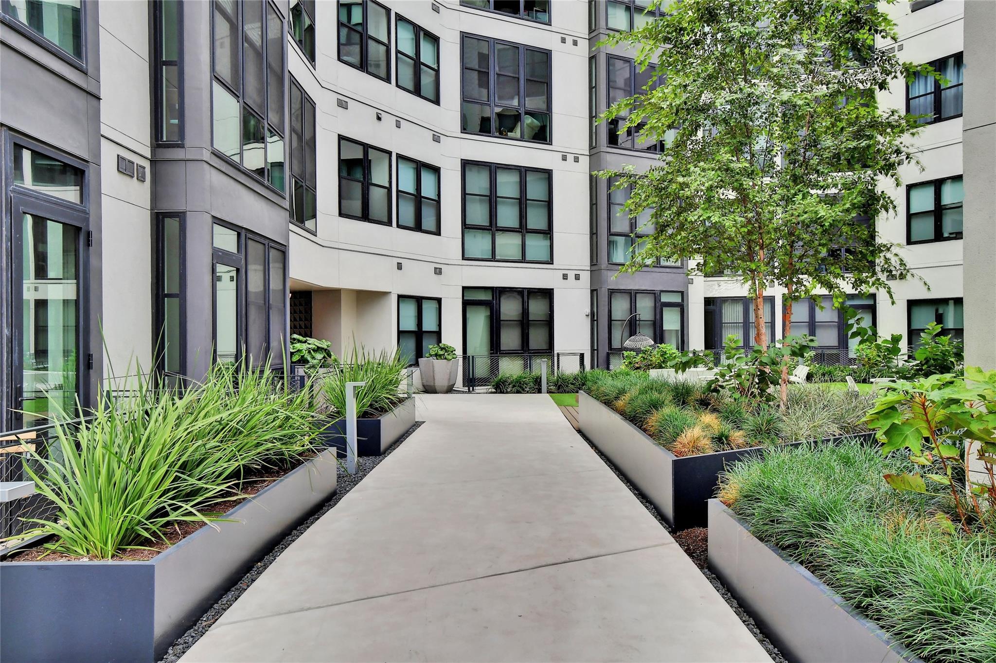 800 Embassy Dr # 609, Austin, TX 78702