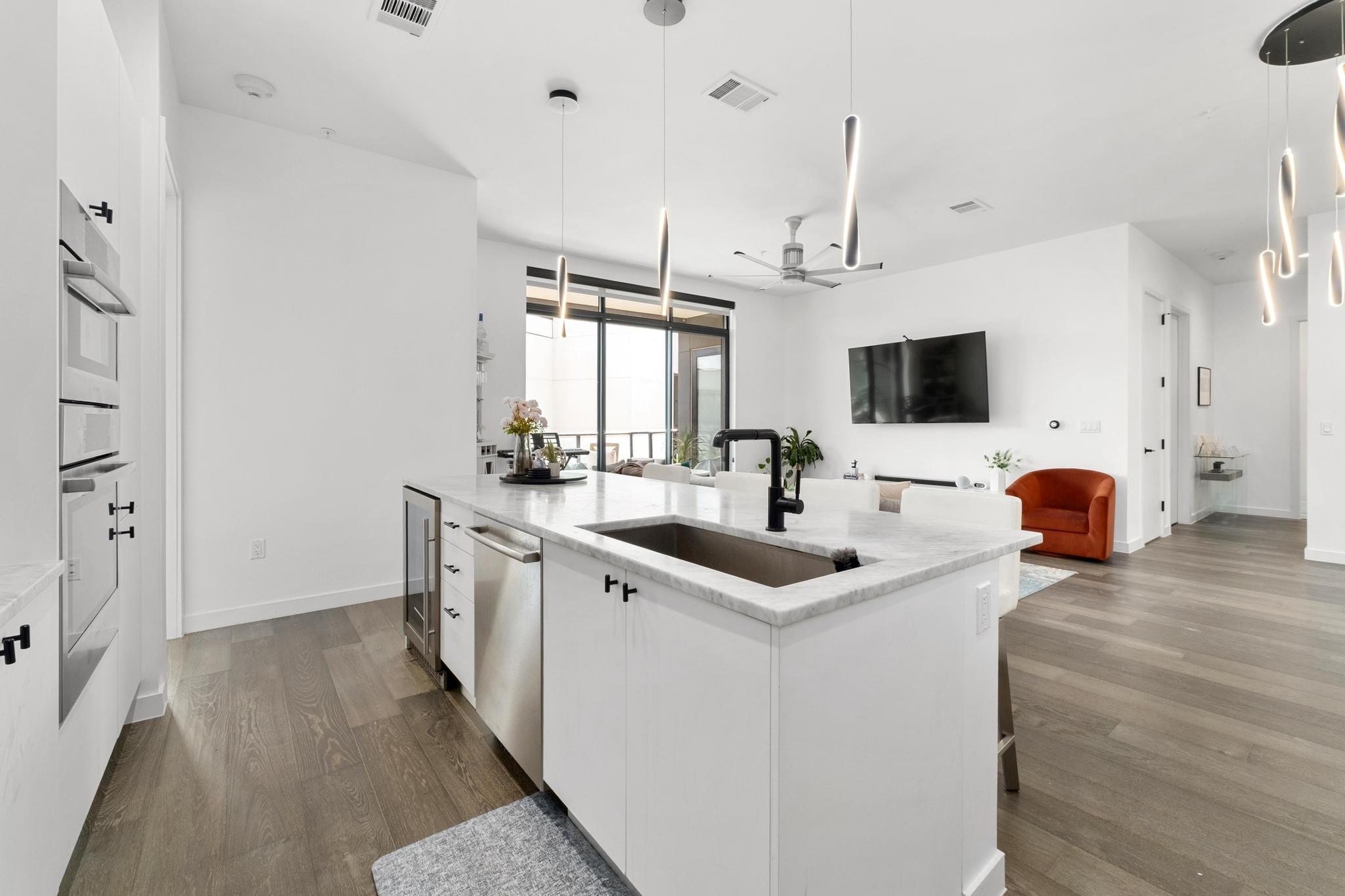 800 Embassy Dr # 609, Austin, TX 78702