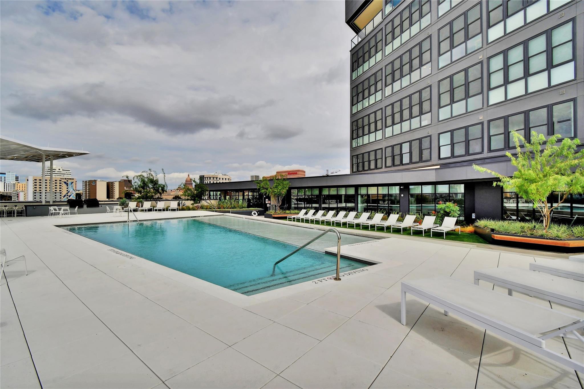 800 Embassy Dr # 609, Austin, TX 78702