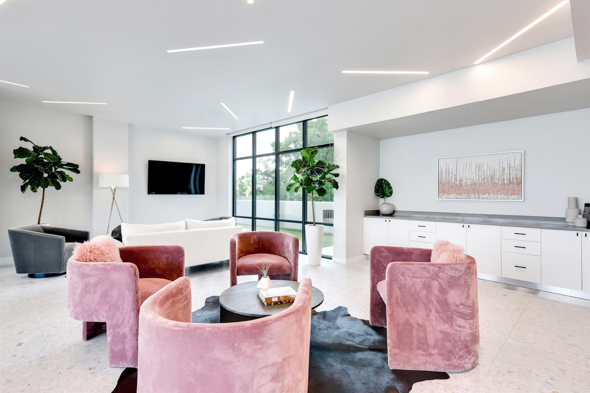 800 Embassy Dr # 609, Austin, TX 78702