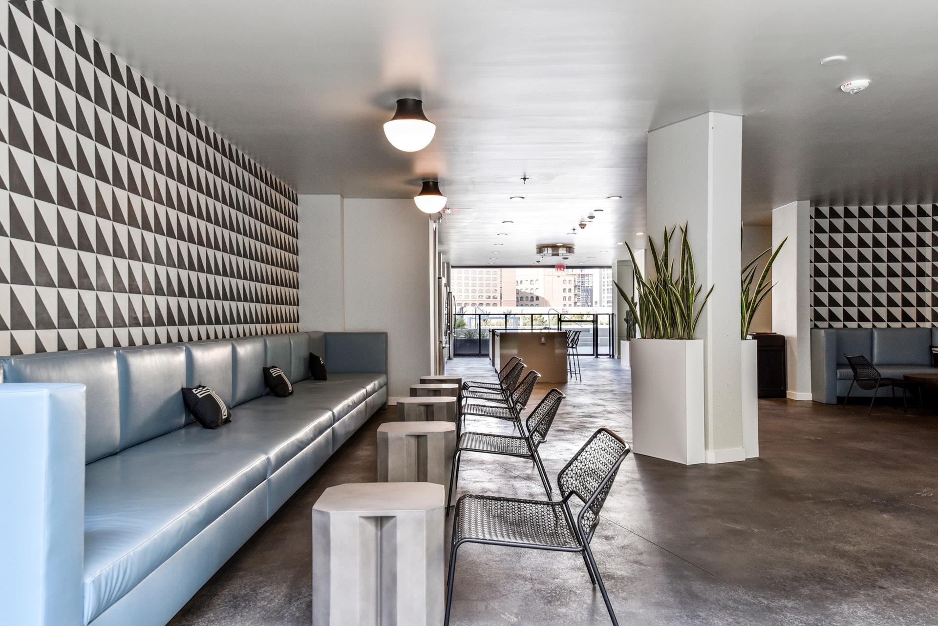 800 Embassy Dr # 609, Austin, TX 78702