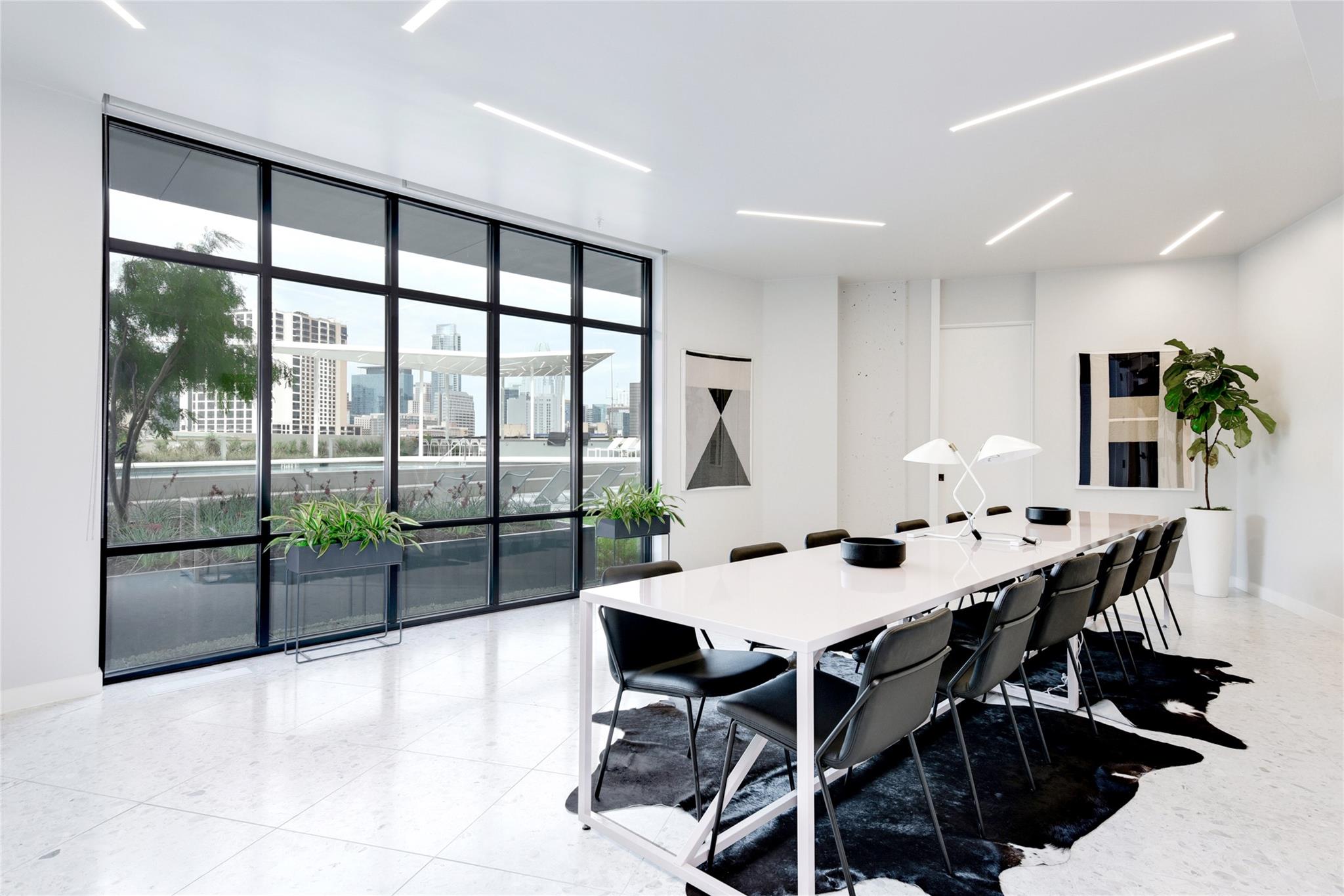 800 Embassy Dr # 609, Austin, TX 78702