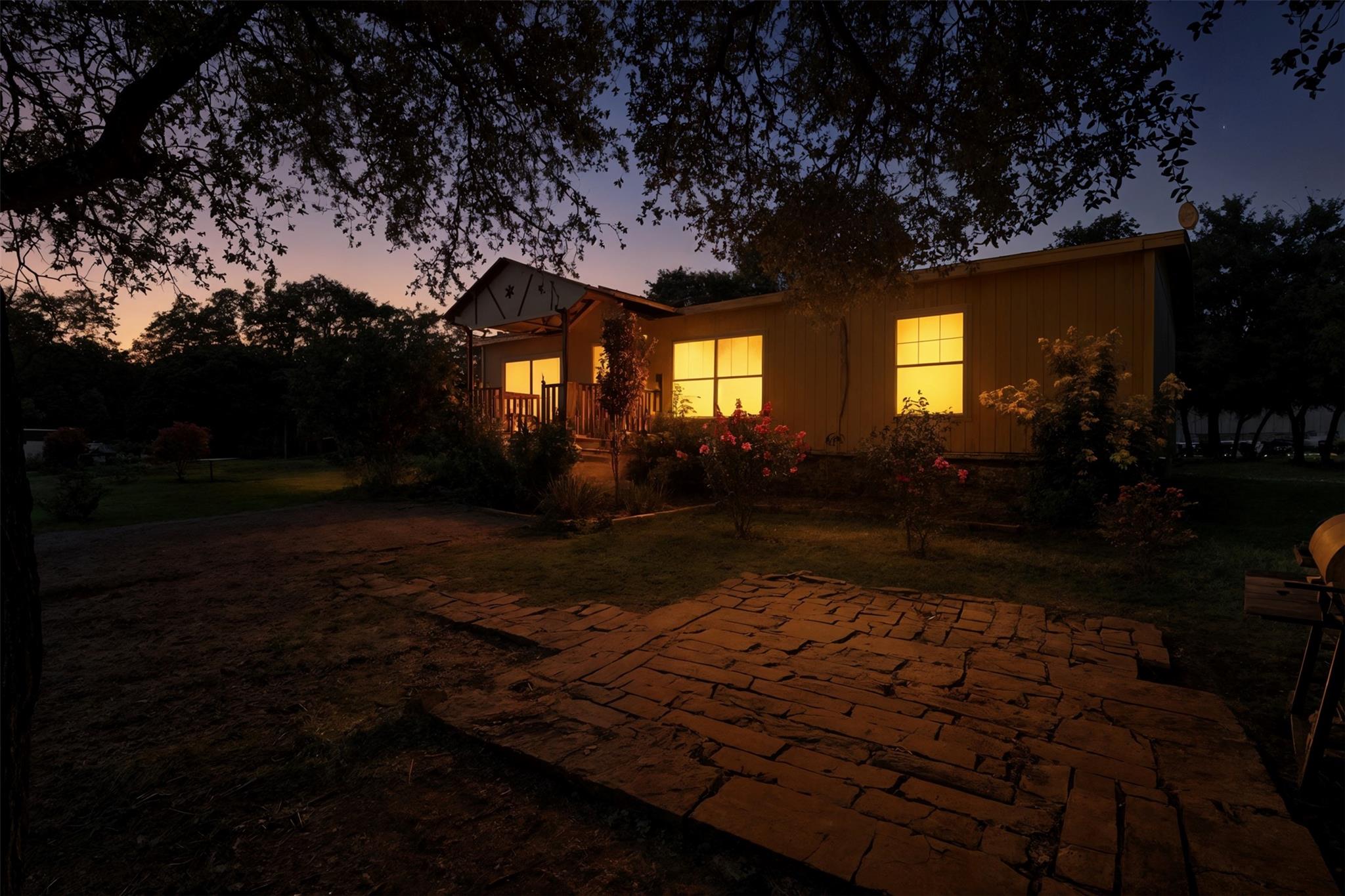 460 Oaks Rd, Bertram, TX 78605