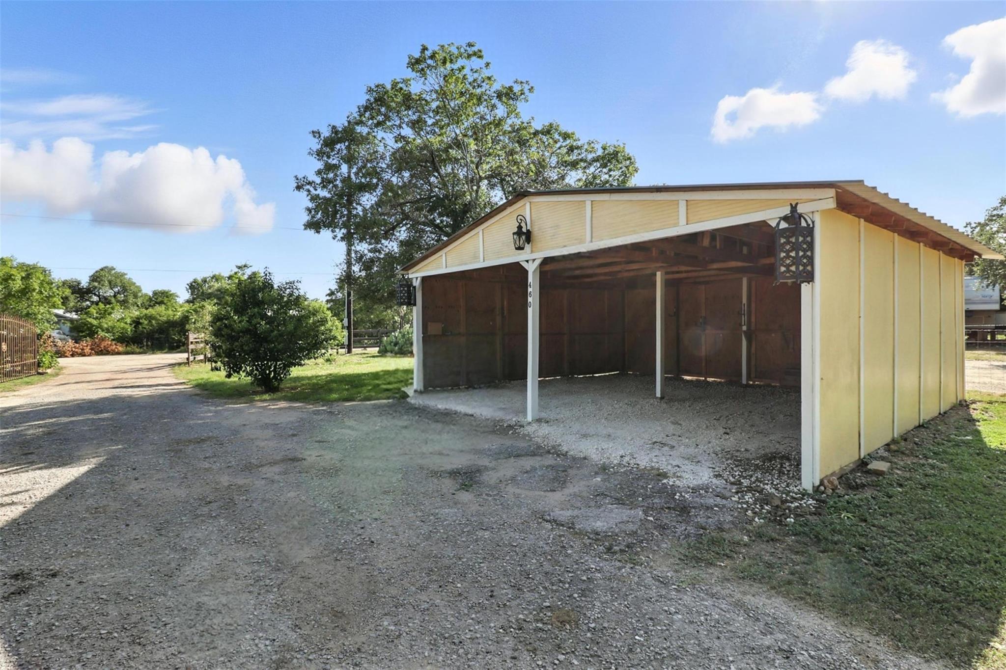 460 Oaks Rd, Bertram, TX 78605