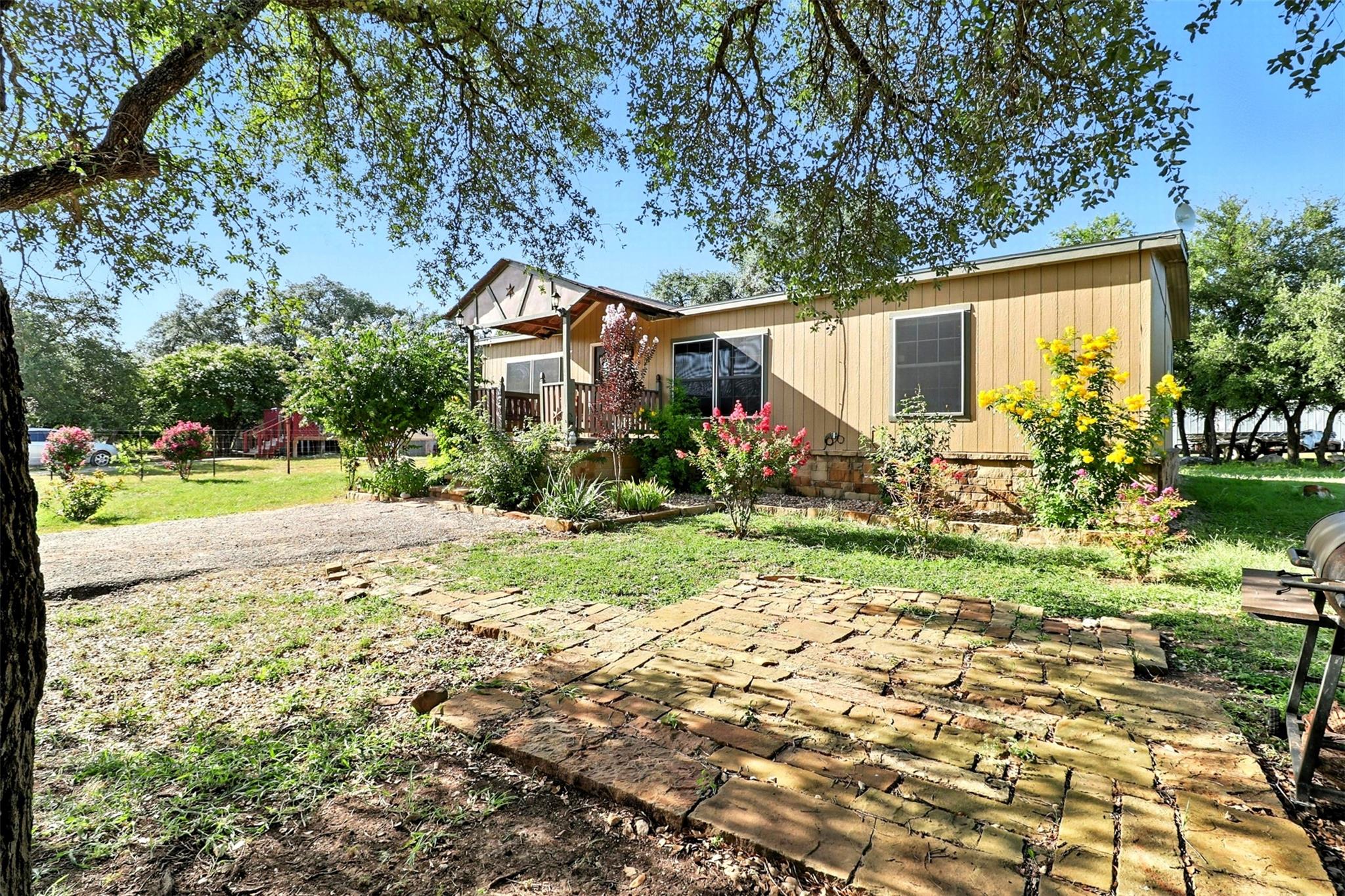 460 Oaks Rd, Bertram, TX 78605