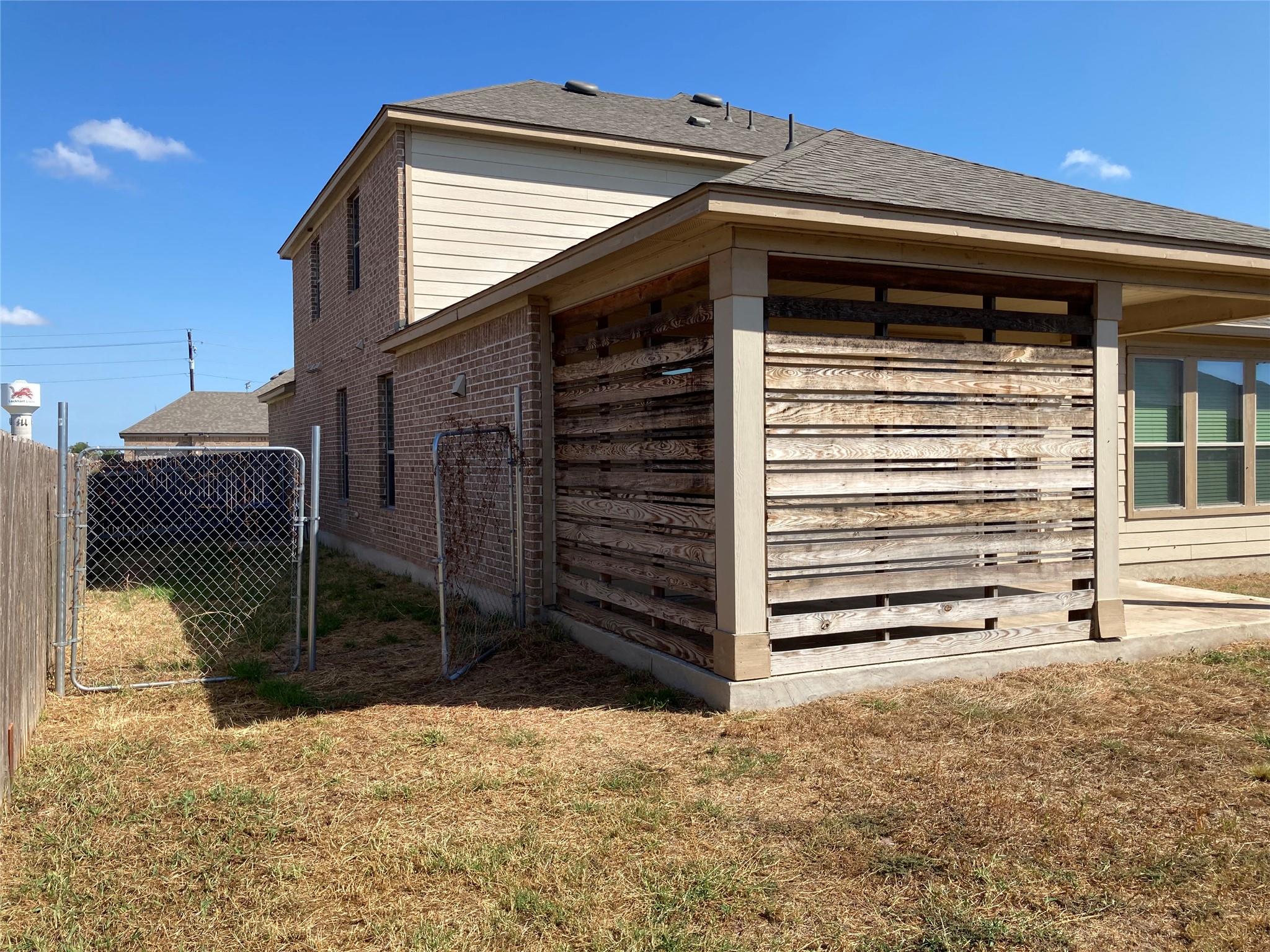 1612 Foxglove Dr, Lockhart, TX 78644