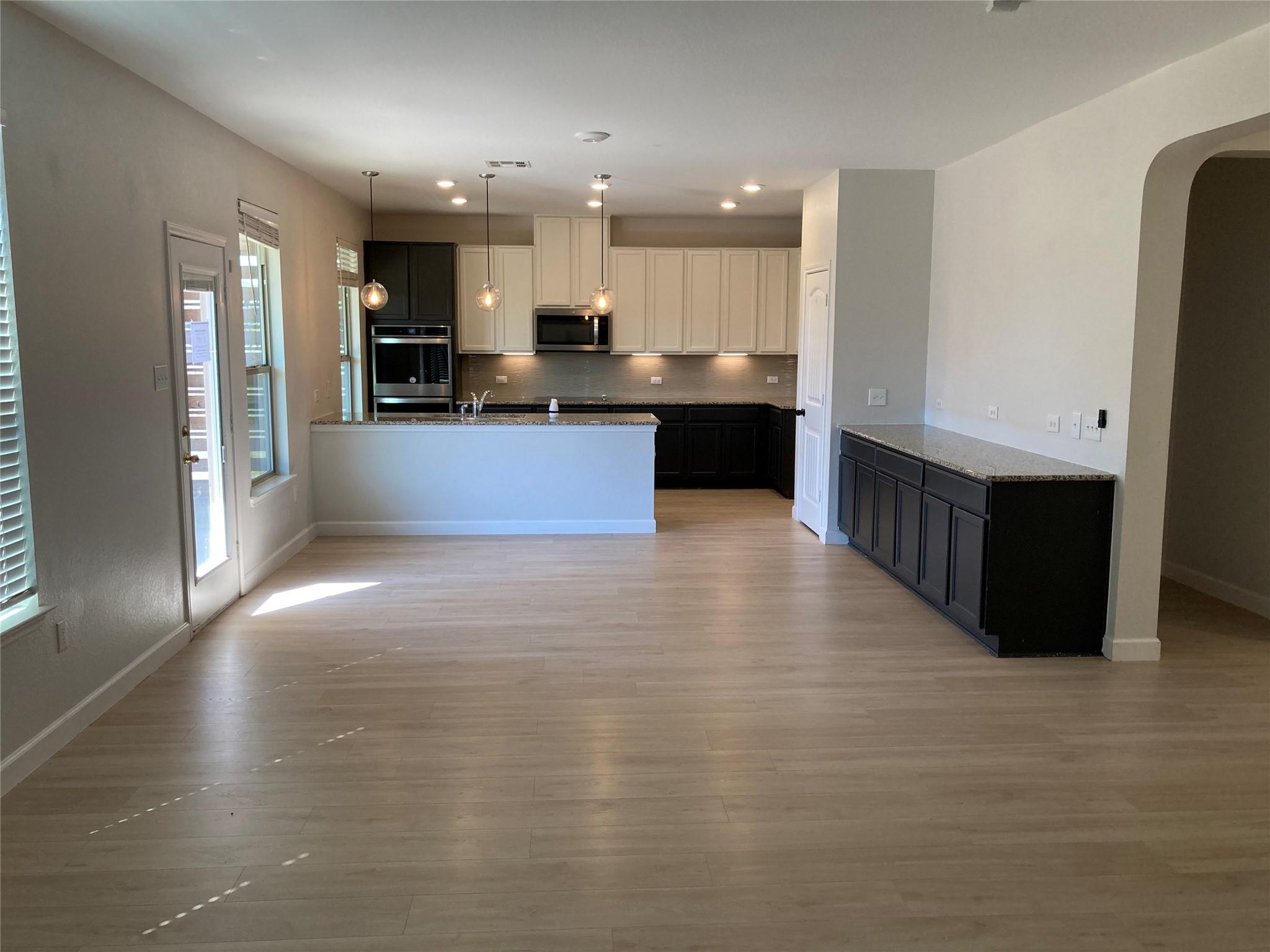 1612 Foxglove Dr, Lockhart, TX 78644