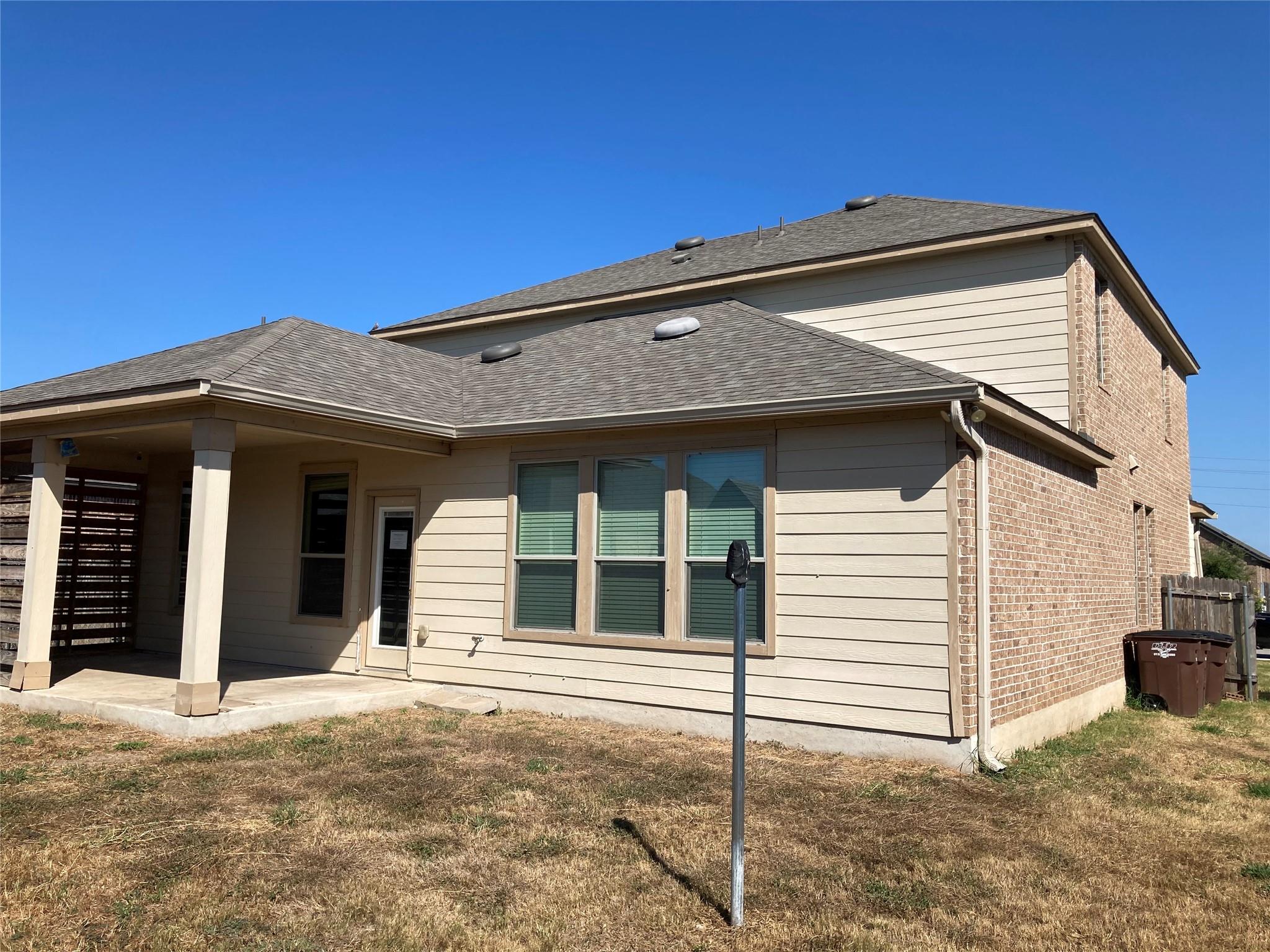 1612 Foxglove Dr, Lockhart, TX 78644