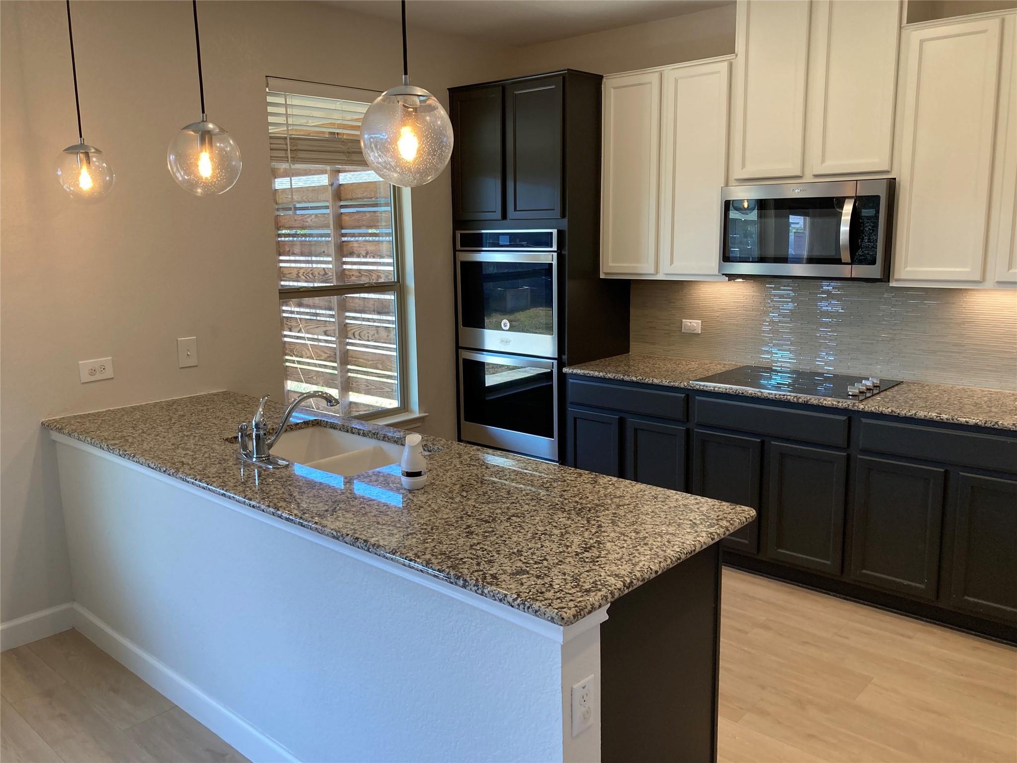 1612 Foxglove Dr, Lockhart, TX 78644