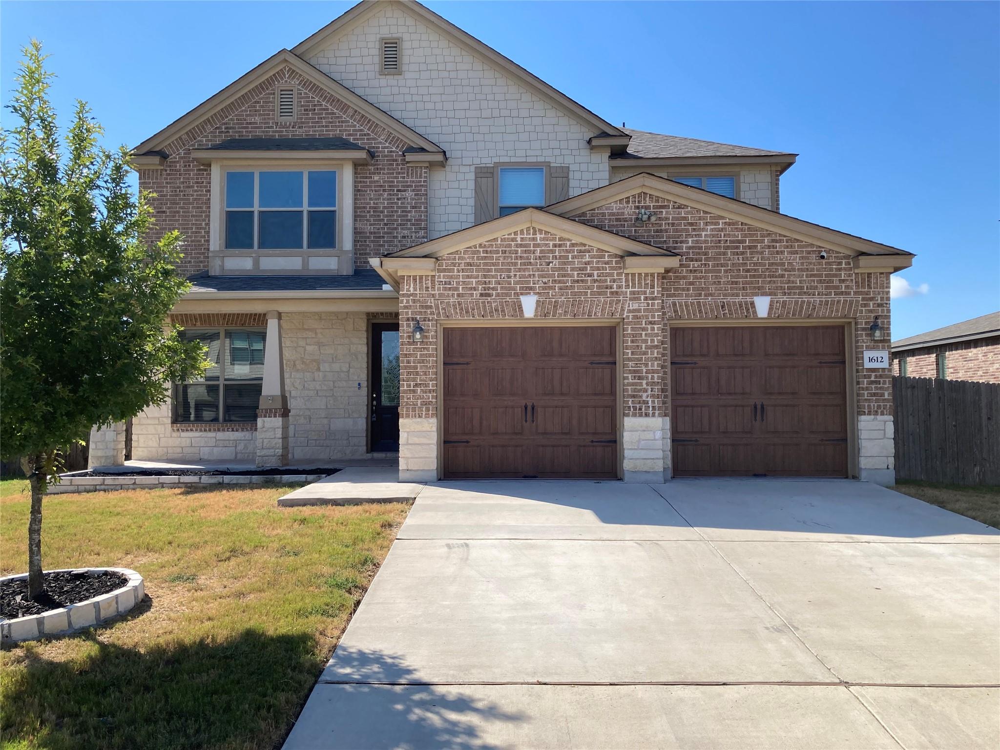 1612 Foxglove Dr, Lockhart, TX 78644