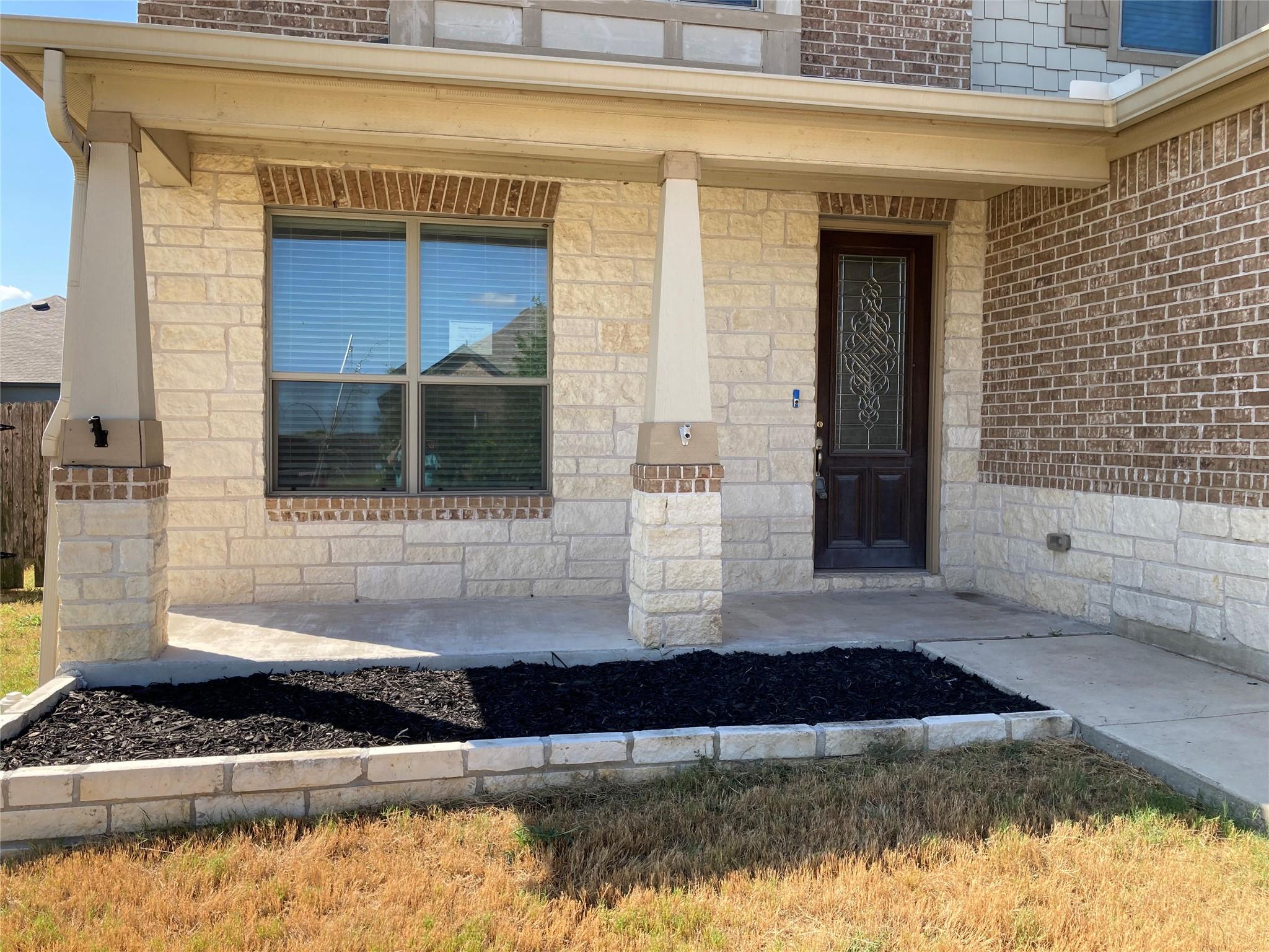 1612 Foxglove Dr, Lockhart, TX 78644