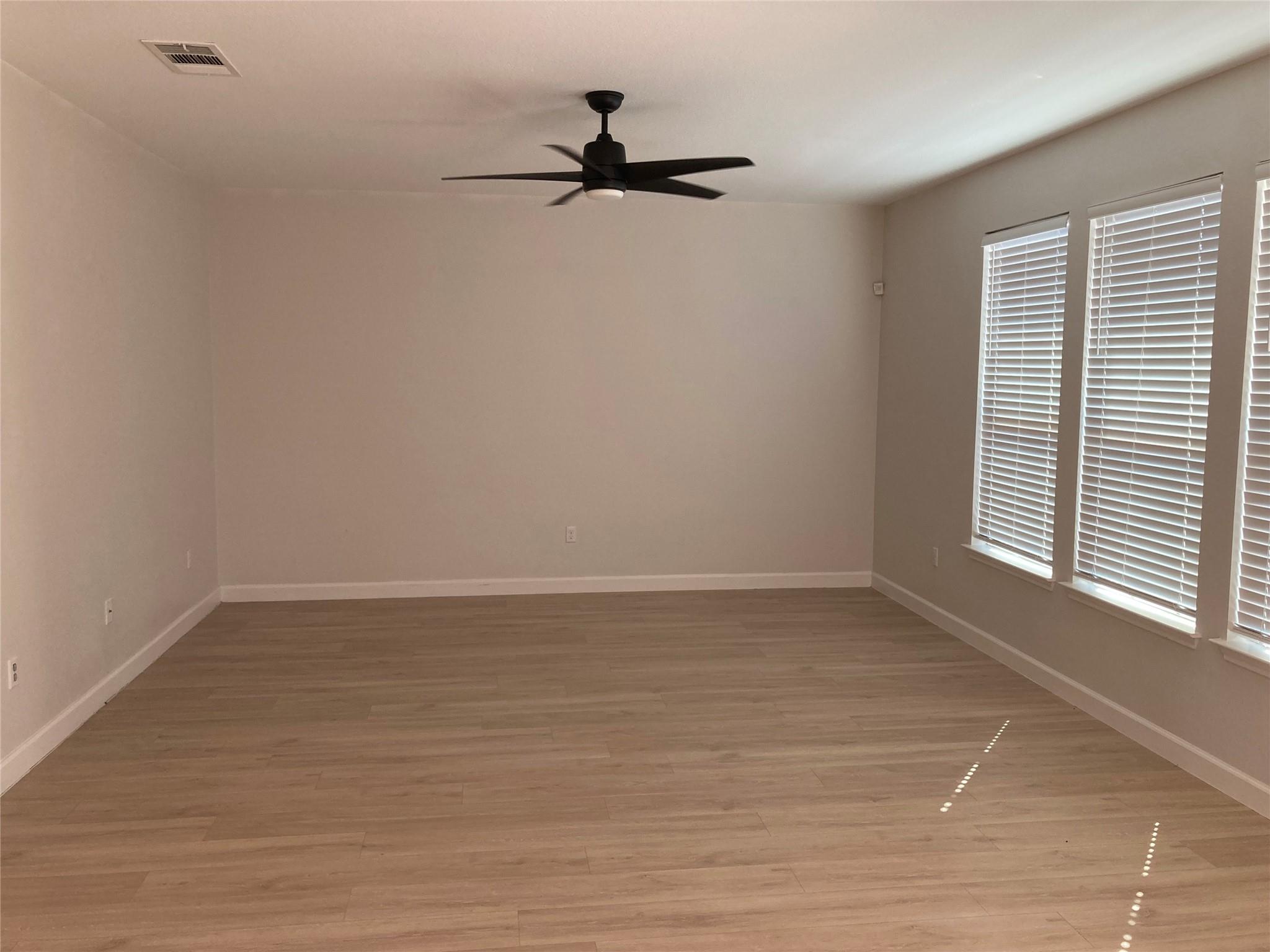 1612 Foxglove Dr, Lockhart, TX 78644