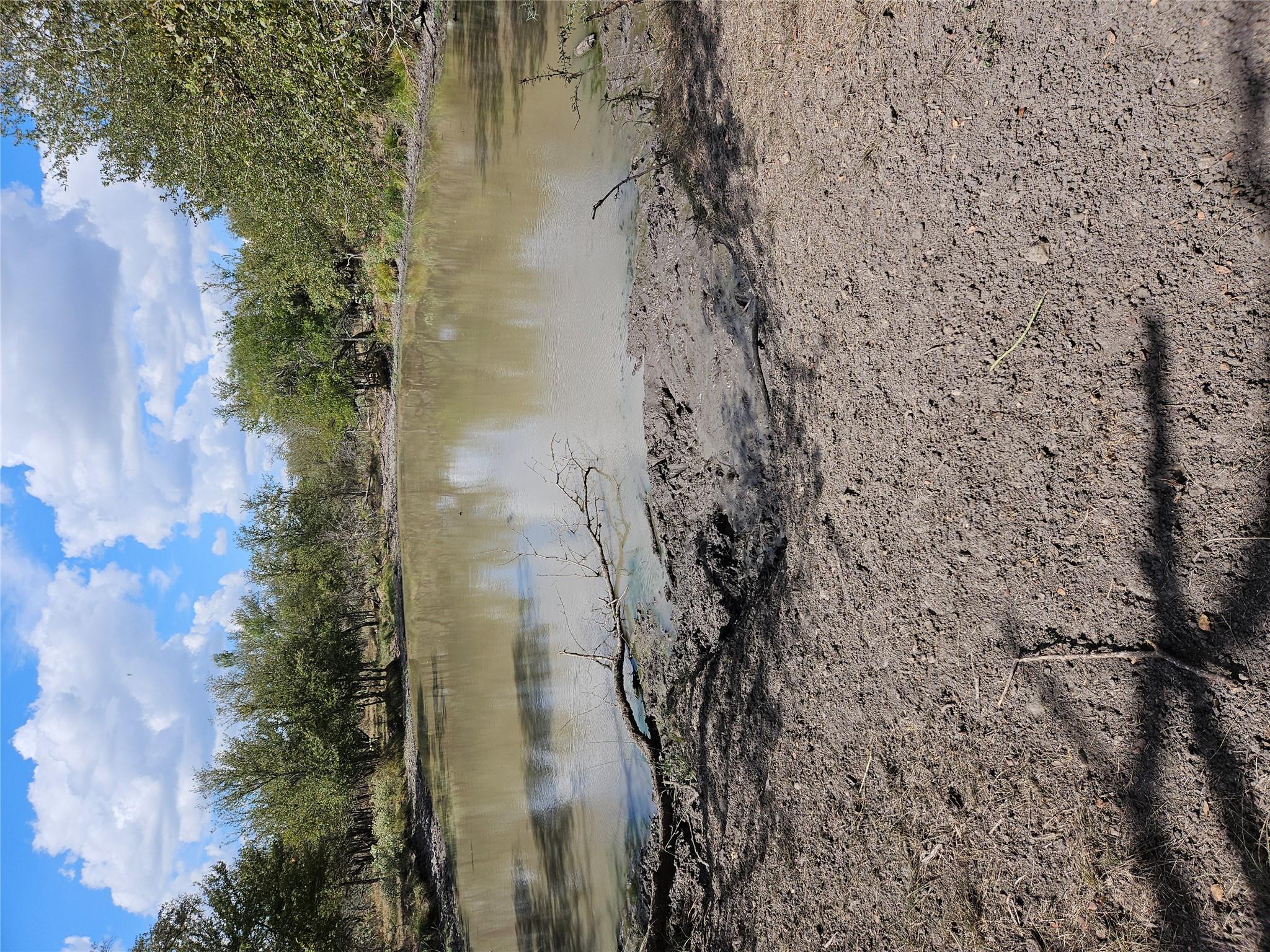 1988 CR 116 Rds, Rogers, TX 76569