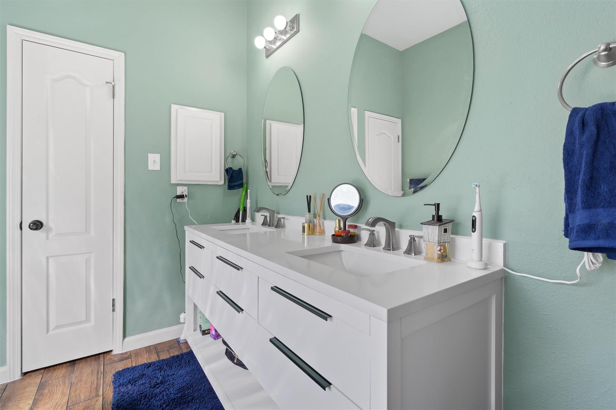 1900 Overland Dr, Leander, TX 78641