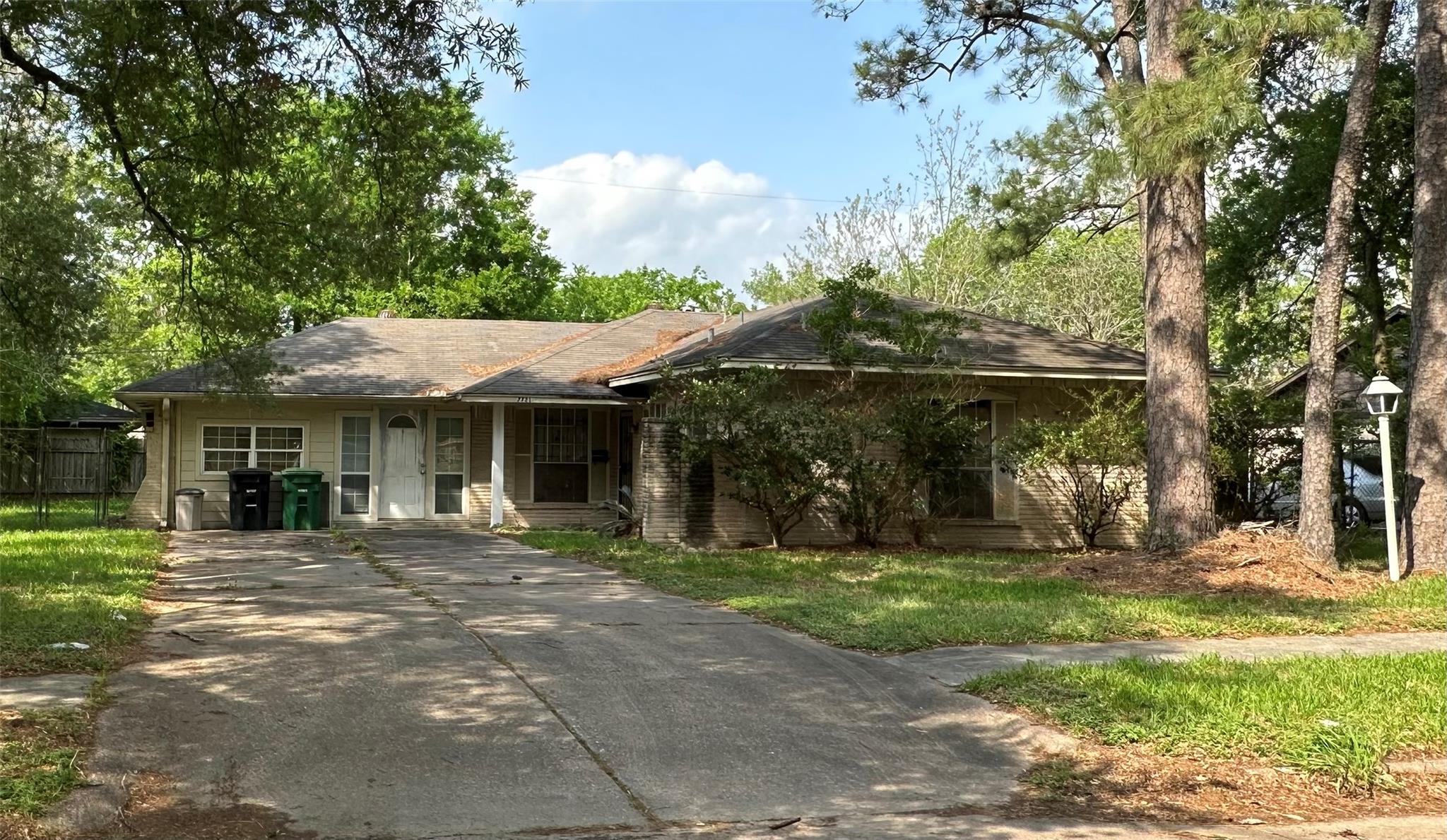 7721 Navasota St, Houston, TX 77016