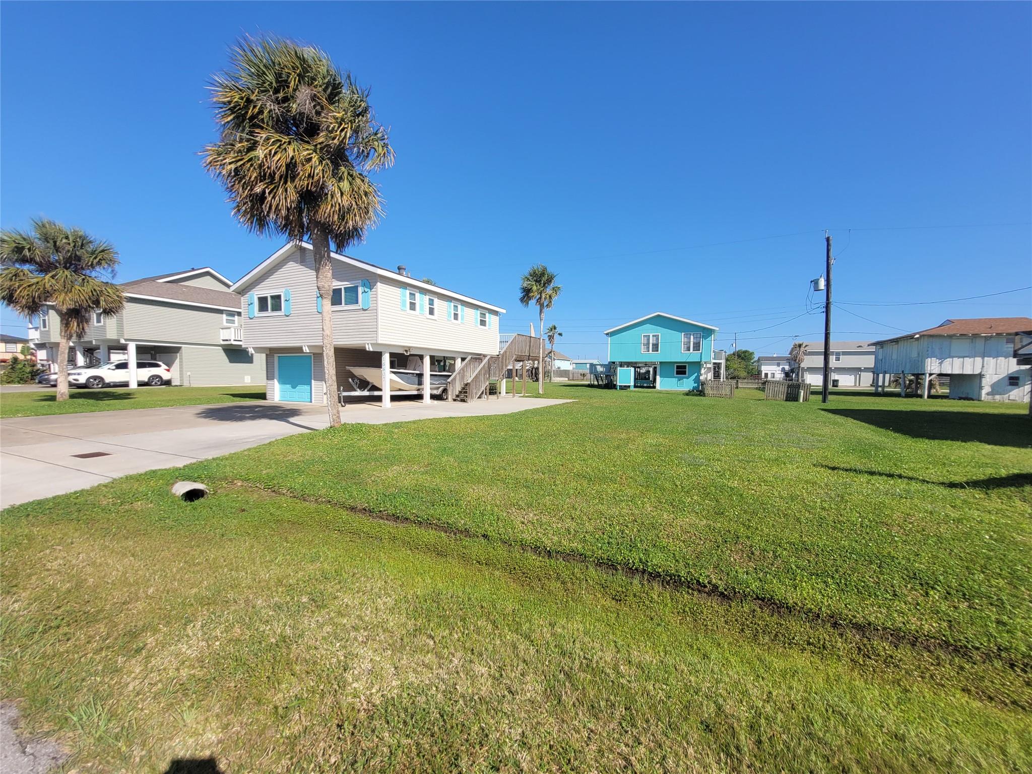 16607 Henry Morgan Rd, Jamaica Beach, TX 77554