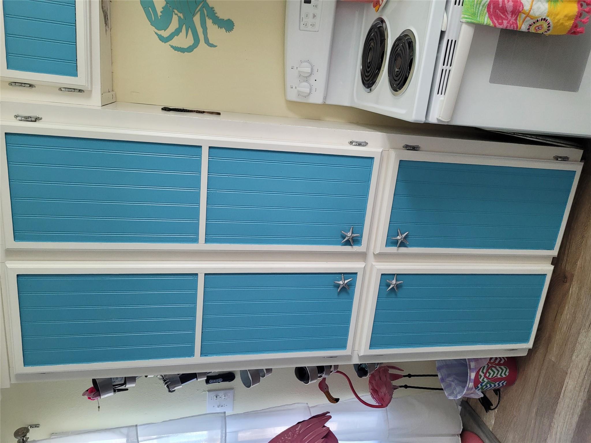 16607 Henry Morgan Rd, Jamaica Beach, TX 77554