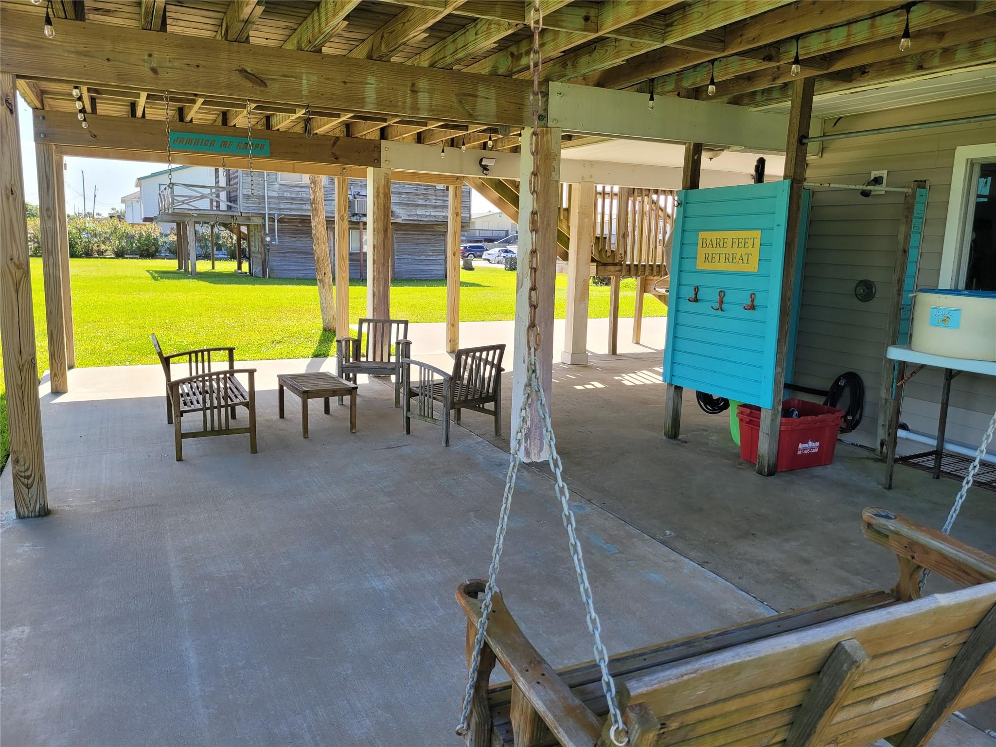 16607 Henry Morgan Rd, Jamaica Beach, TX 77554