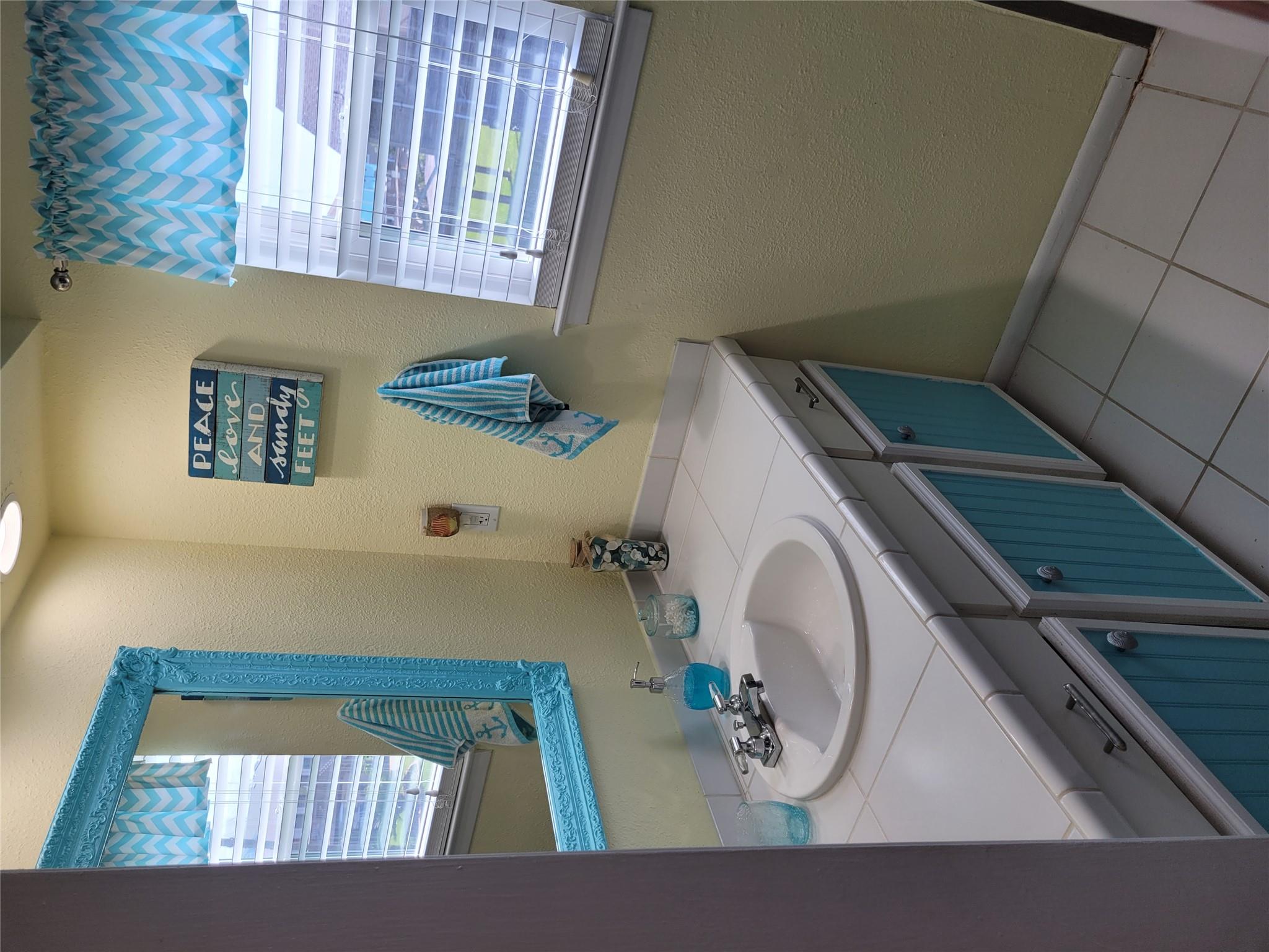 16607 Henry Morgan Rd, Jamaica Beach, TX 77554