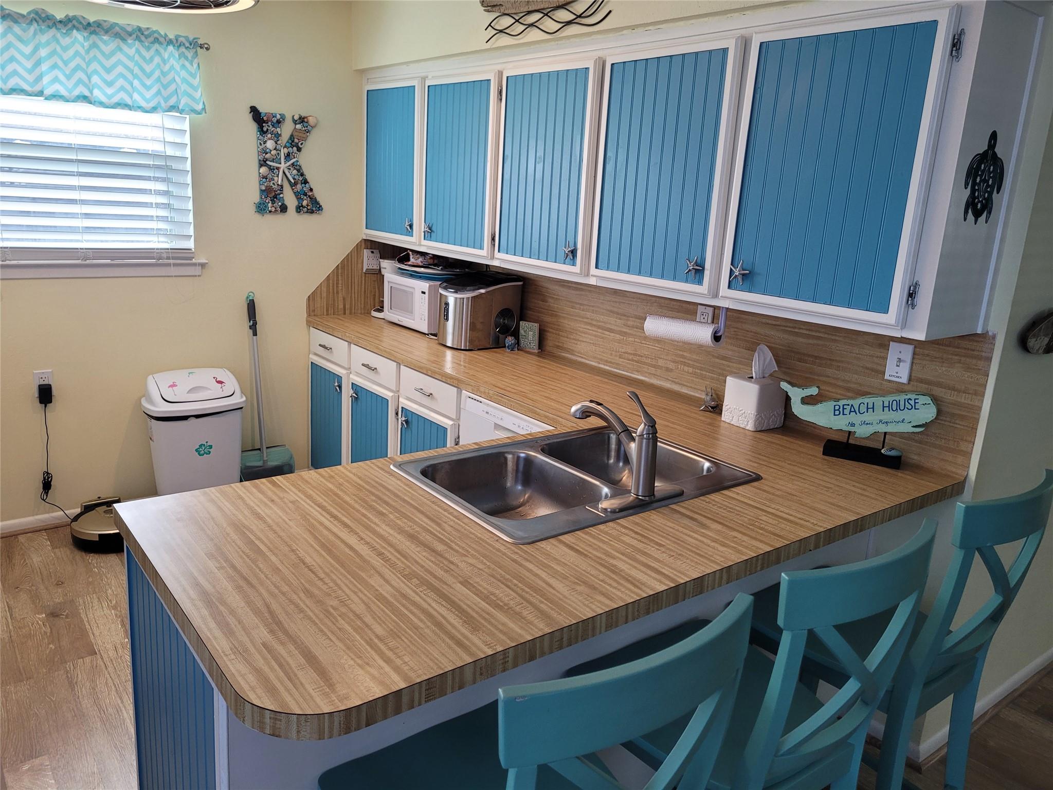 16607 Henry Morgan Rd, Jamaica Beach, TX 77554