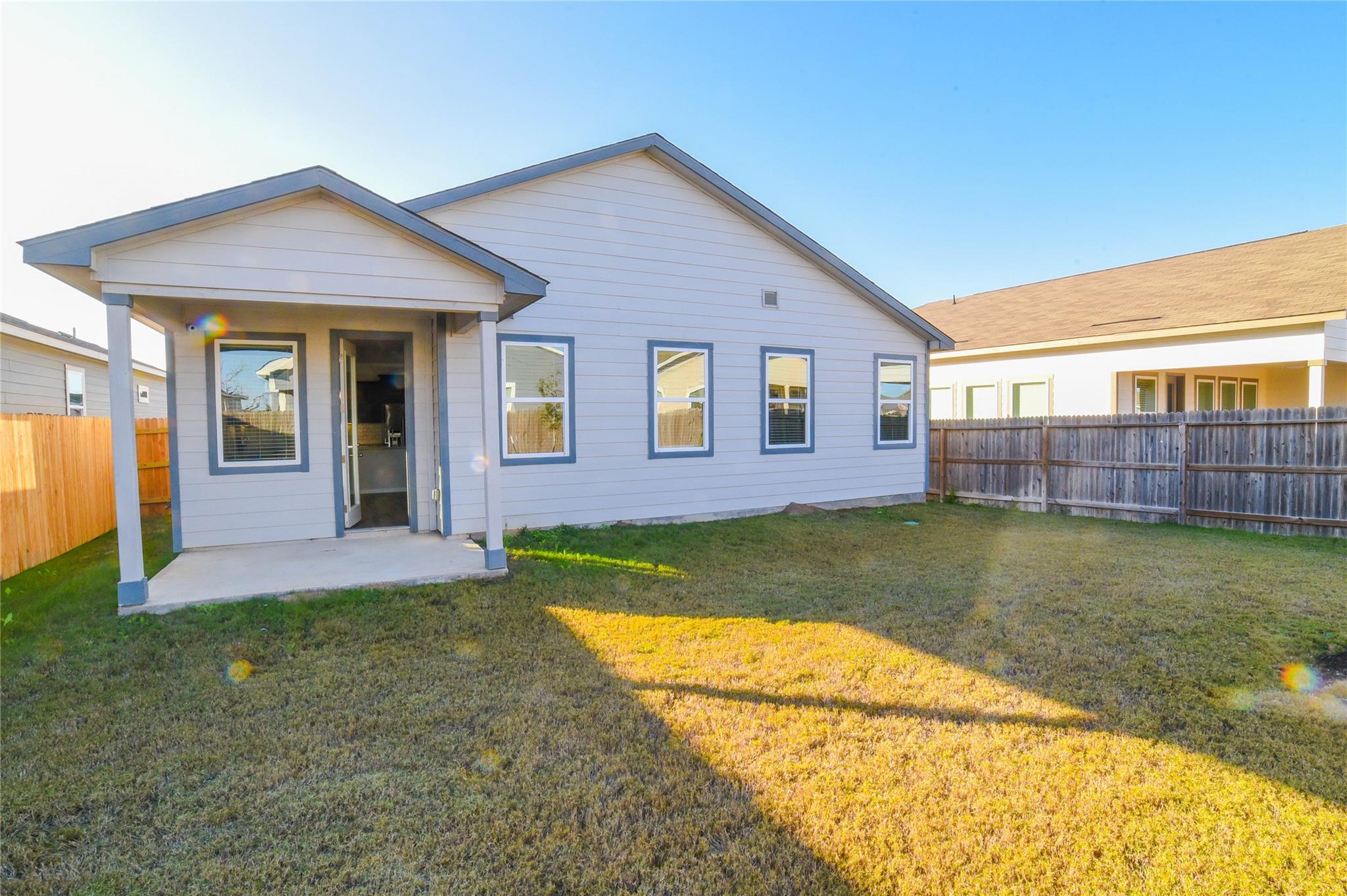 3816 Donald Dr Dr, Seguin, TX 78155