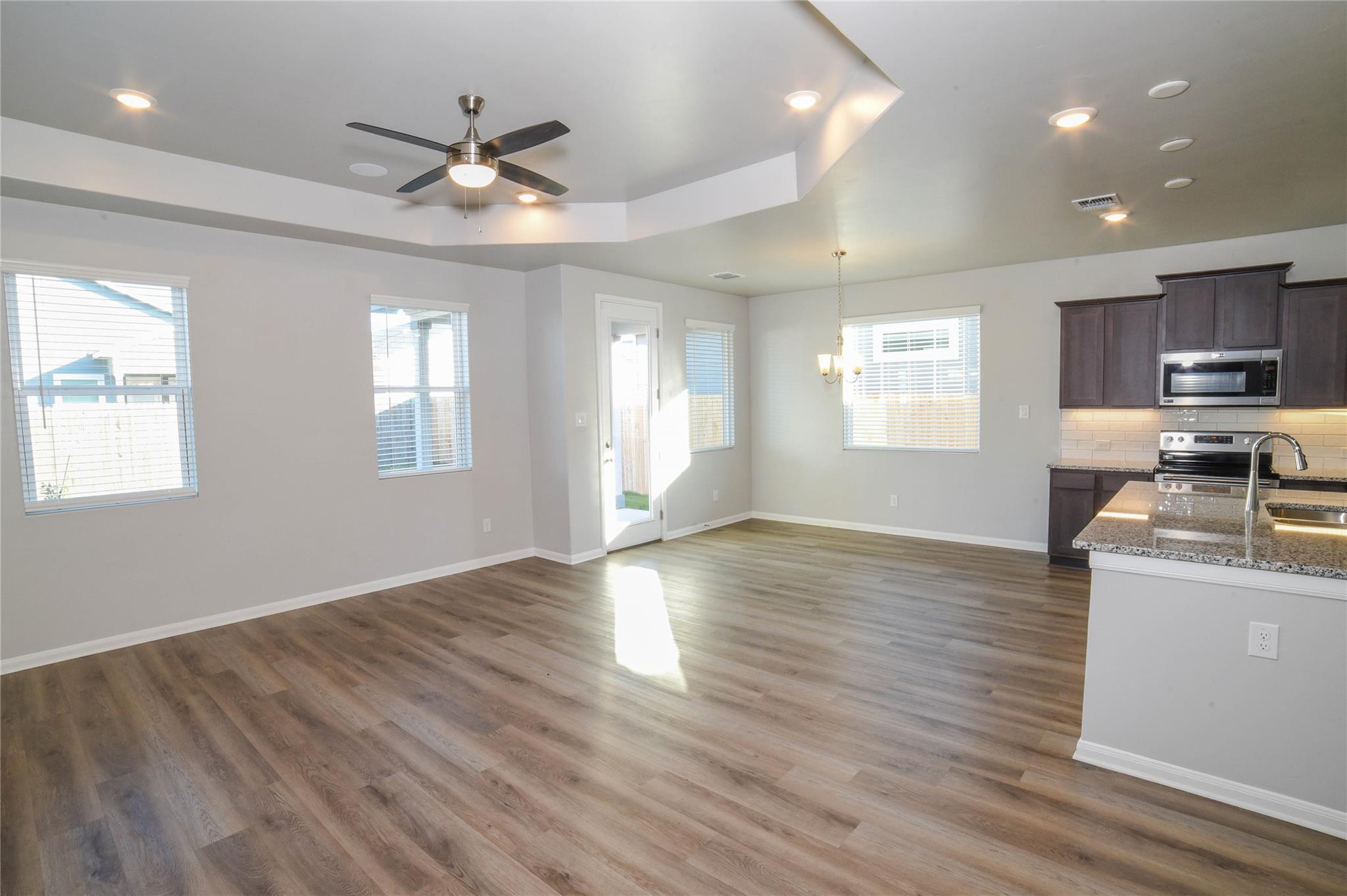 3816 Donald Dr Dr, Seguin, TX 78155