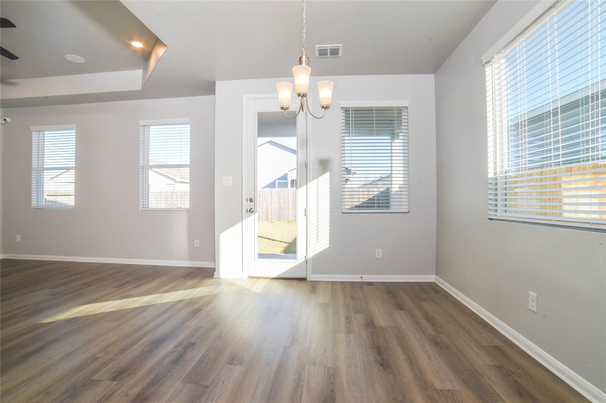 3816 Donald Dr Dr, Seguin, TX 78155