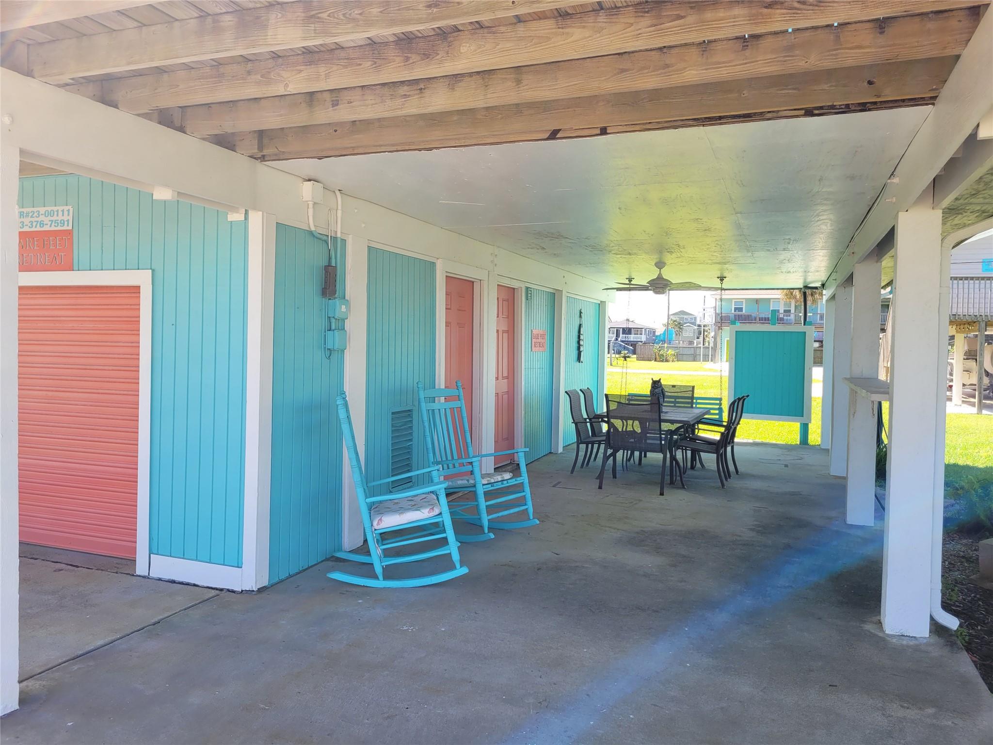 16606 John Davis Rd, Jamaica Beach, TX 77554