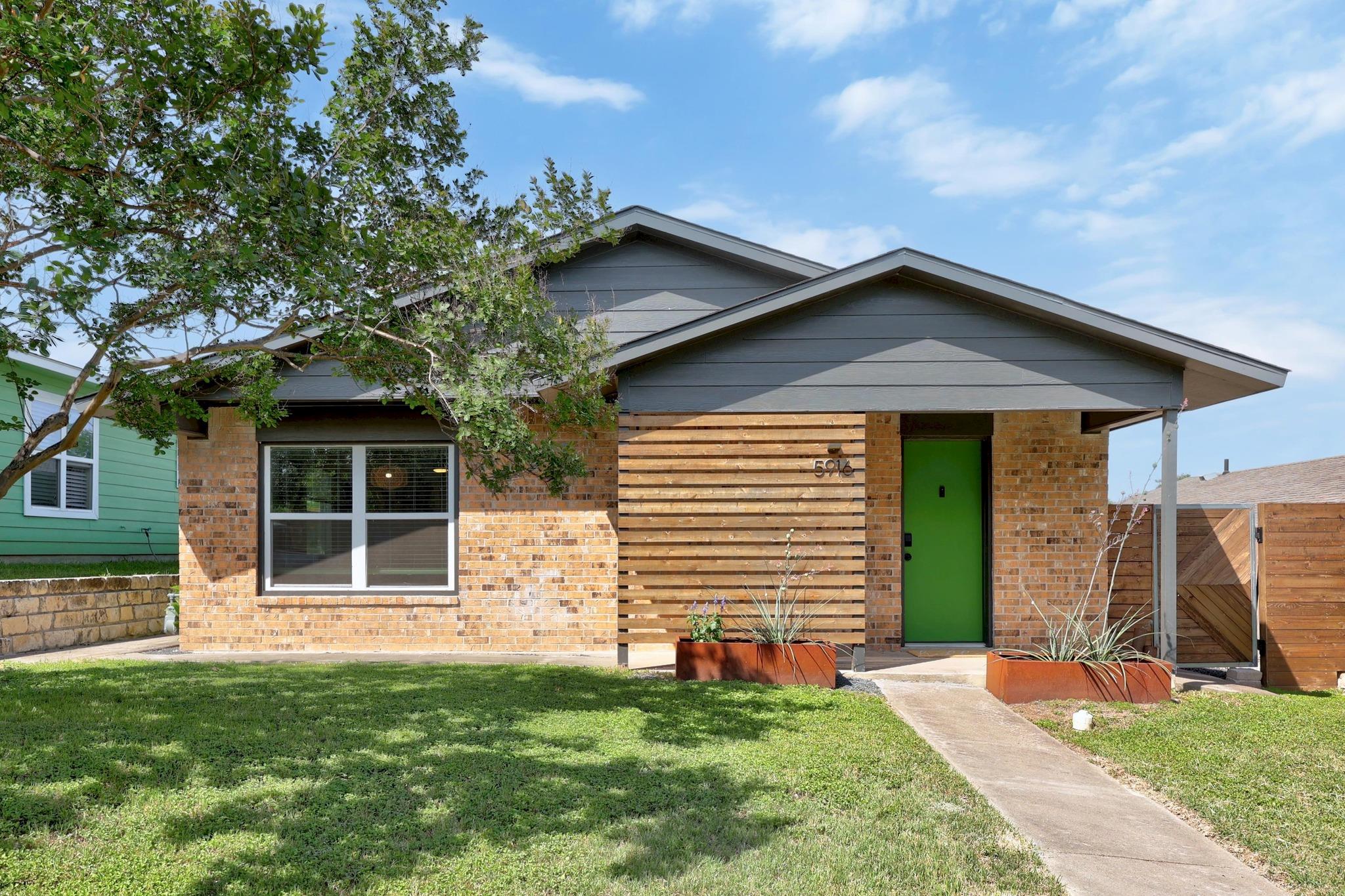5916 Signal Pt, Austin, TX 78724