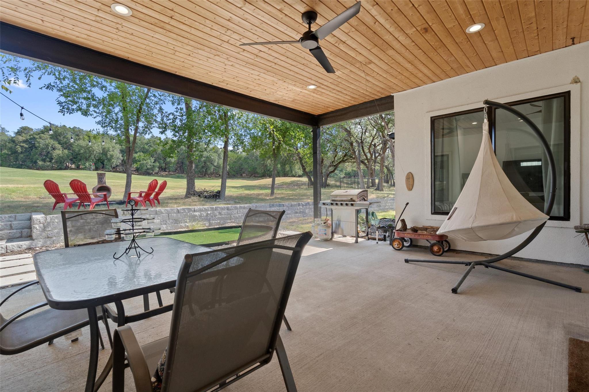 418 Venture Blvd S, Point Venture, TX 78645