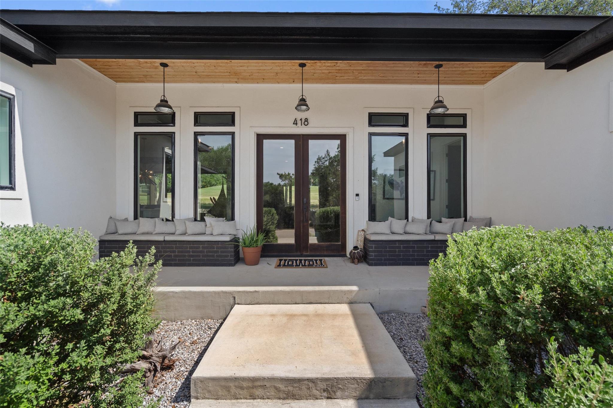 418 Venture Blvd S, Point Venture, TX 78645