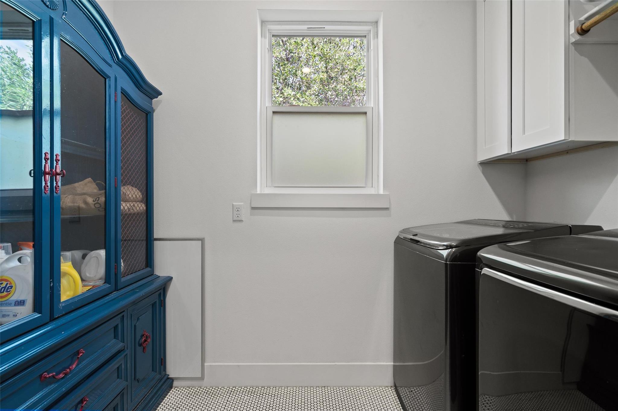 418 Venture Blvd S, Point Venture, TX 78645