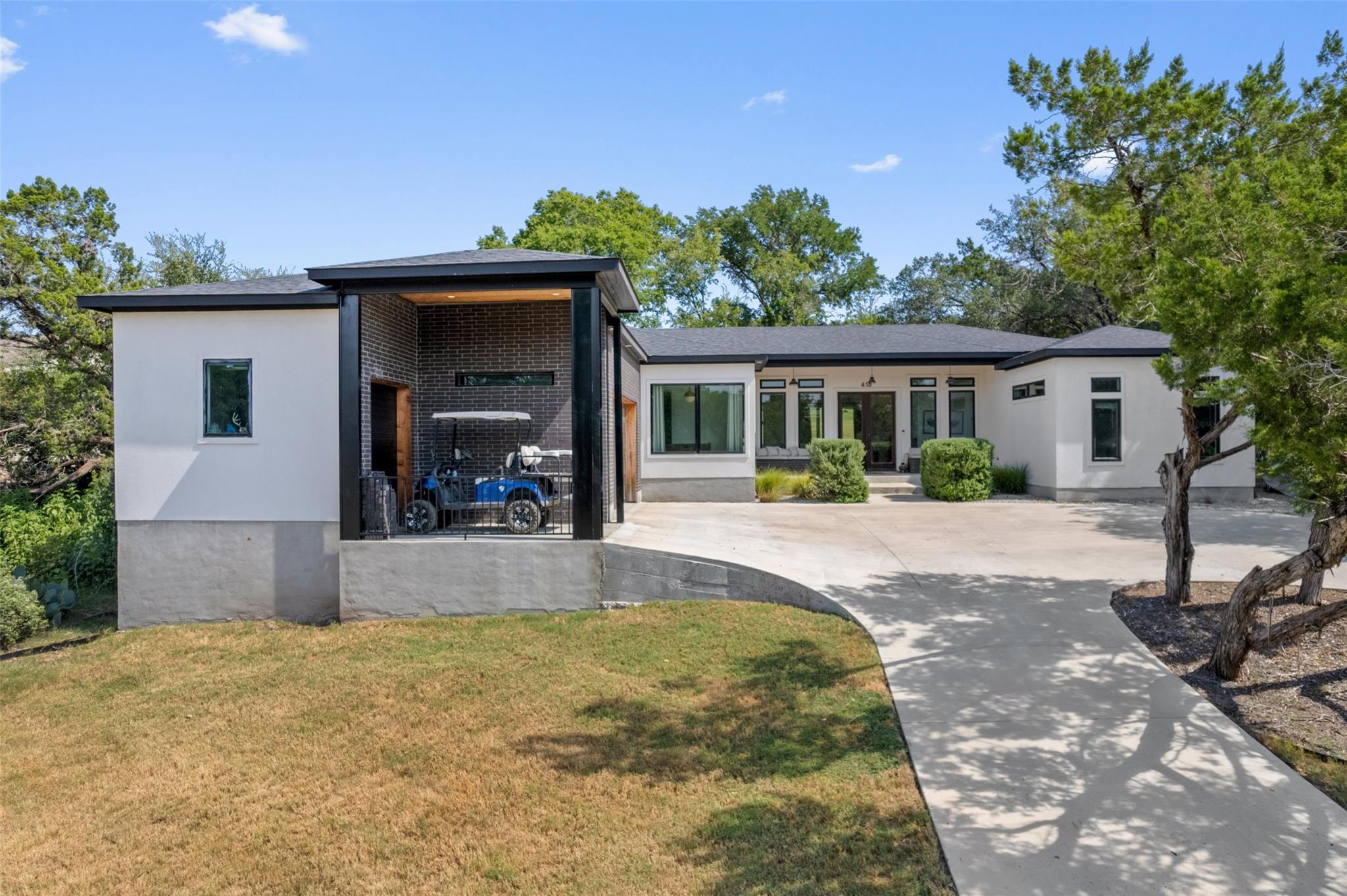 418 Venture Blvd S, Point Venture, TX 78645