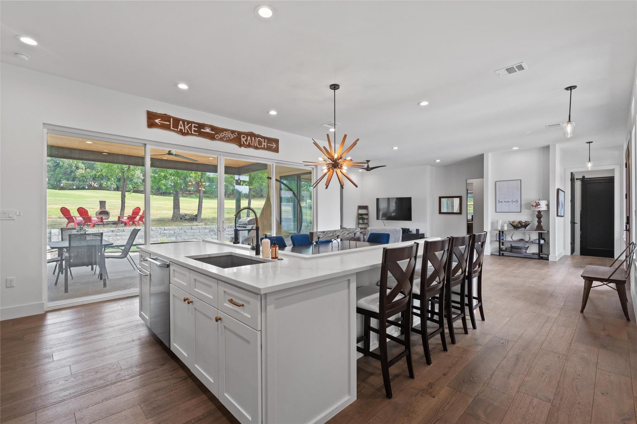 418 Venture Blvd S, Point Venture, TX 78645