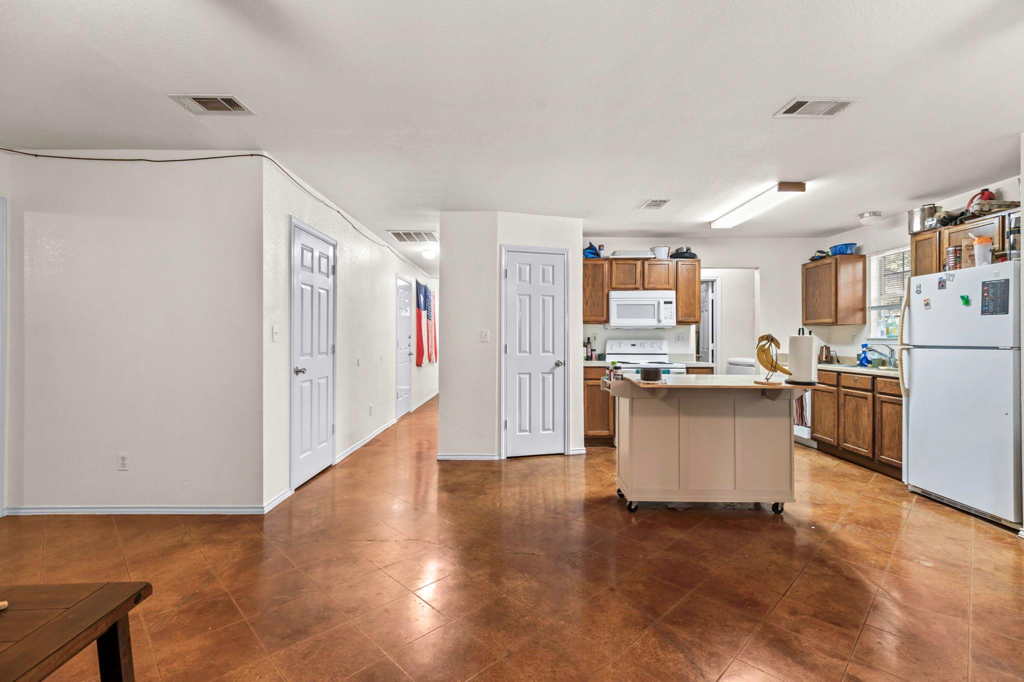 1225 Hilltop Dr, San Marcos, TX 78666