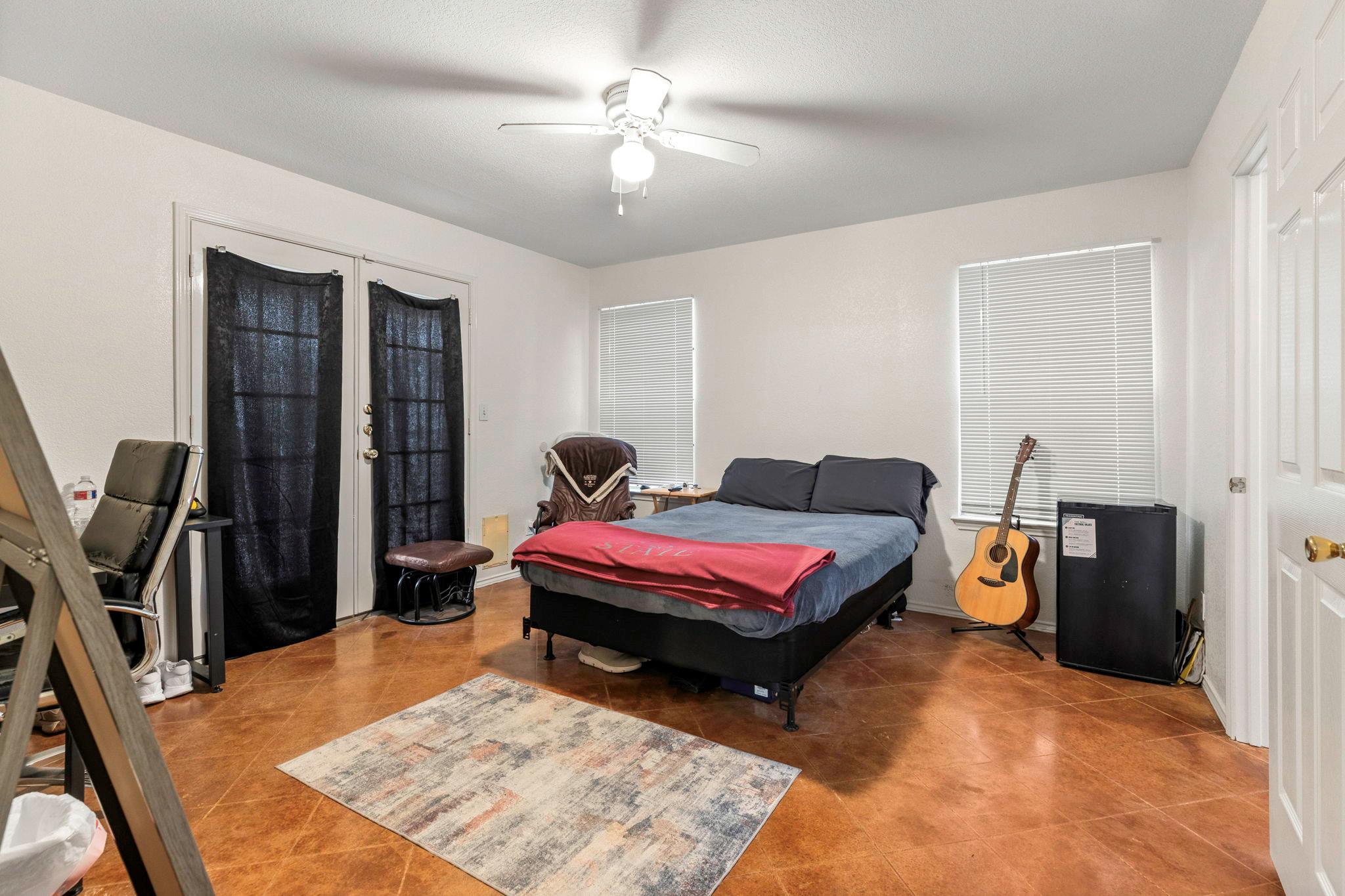 1225 Hilltop Dr, San Marcos, TX 78666