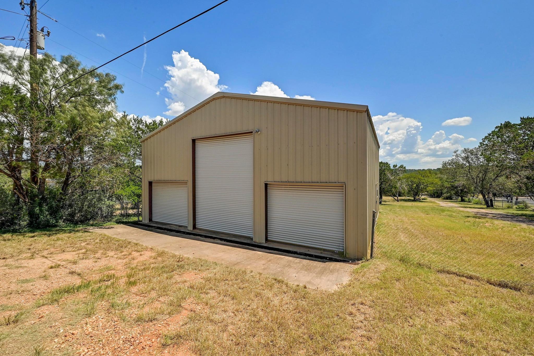 405-409 Lake View Dr, Spicewood, TX 78669