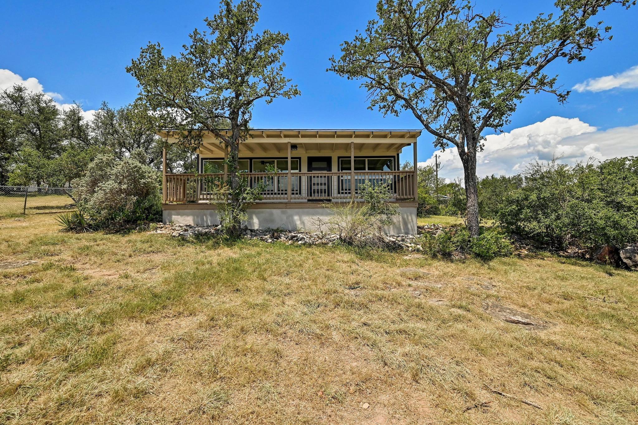 405-409 Lake View Dr, Spicewood, TX 78669