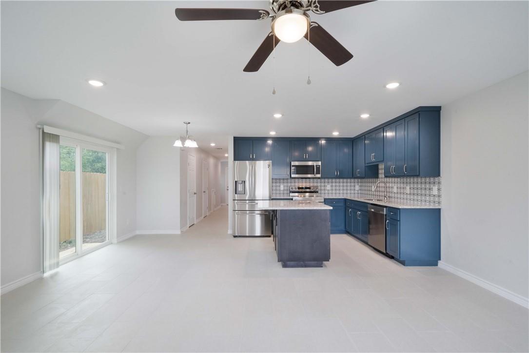 214 Lizzie St # A, Taylor, TX 76574