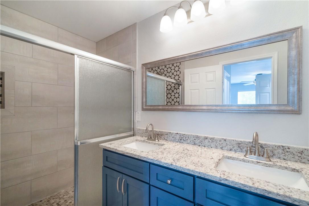 214 Lizzie St # A, Taylor, TX 76574