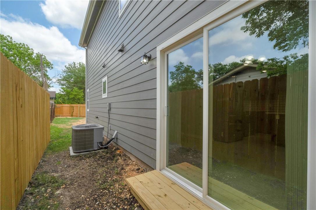 214 Lizzie St # A, Taylor, TX 76574