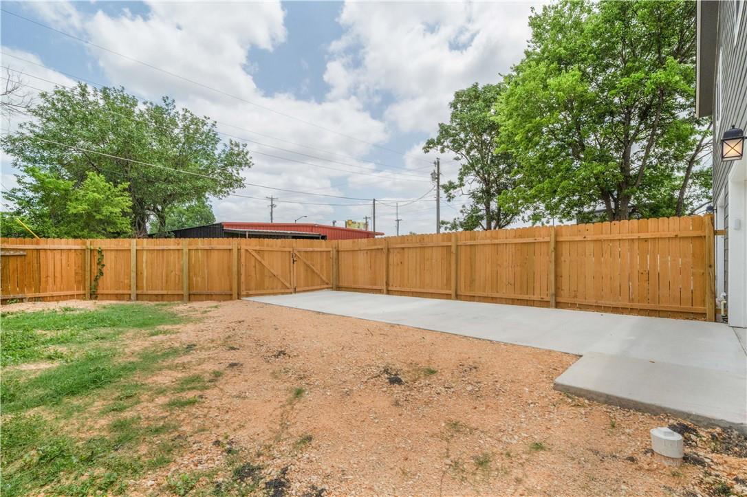 214 Lizzie St # A, Taylor, TX 76574